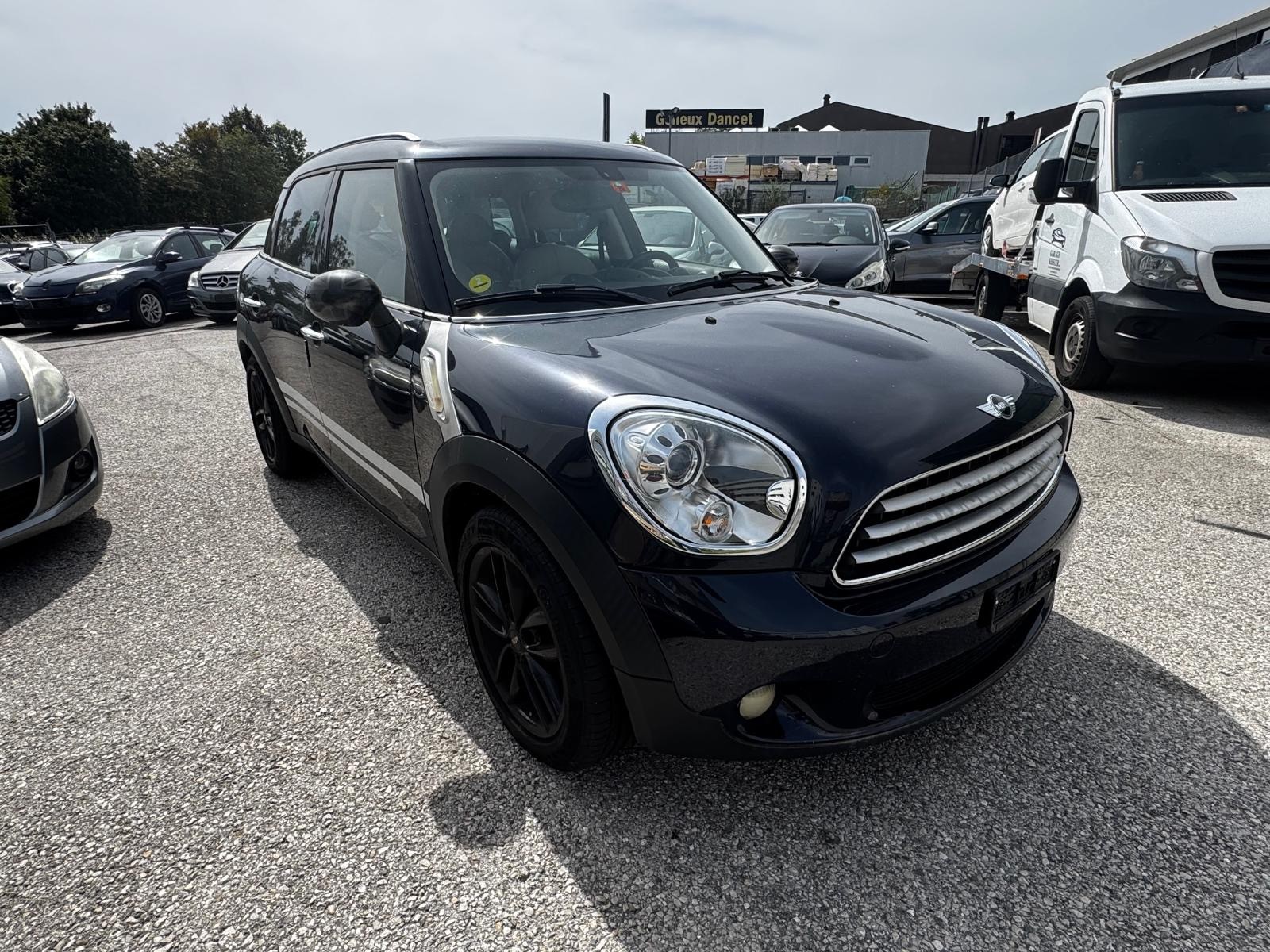 MINI Countryman Cooper D ALL4-image-1