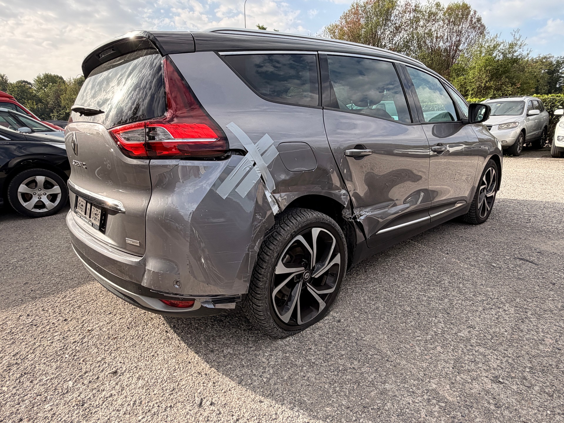 RENAULT Grand Scénic 1.5 dCi Hybrid Assist Bose-image-2