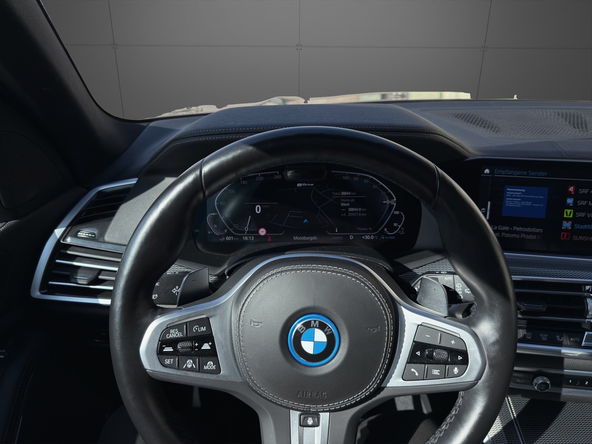 BMW X5 xDrive45e M Sport Steptronic-image-14