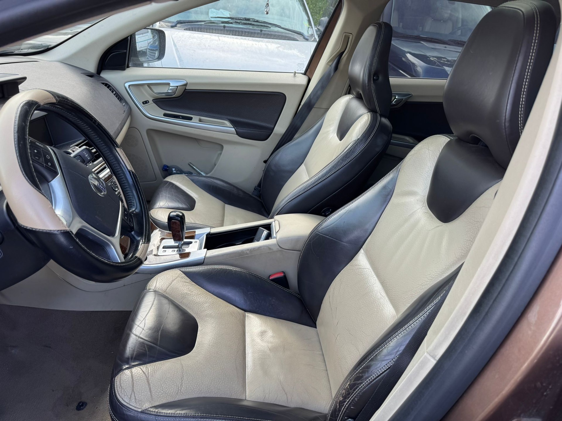VOLVO XC60 D5 AWD Summum Geartronic-image-12