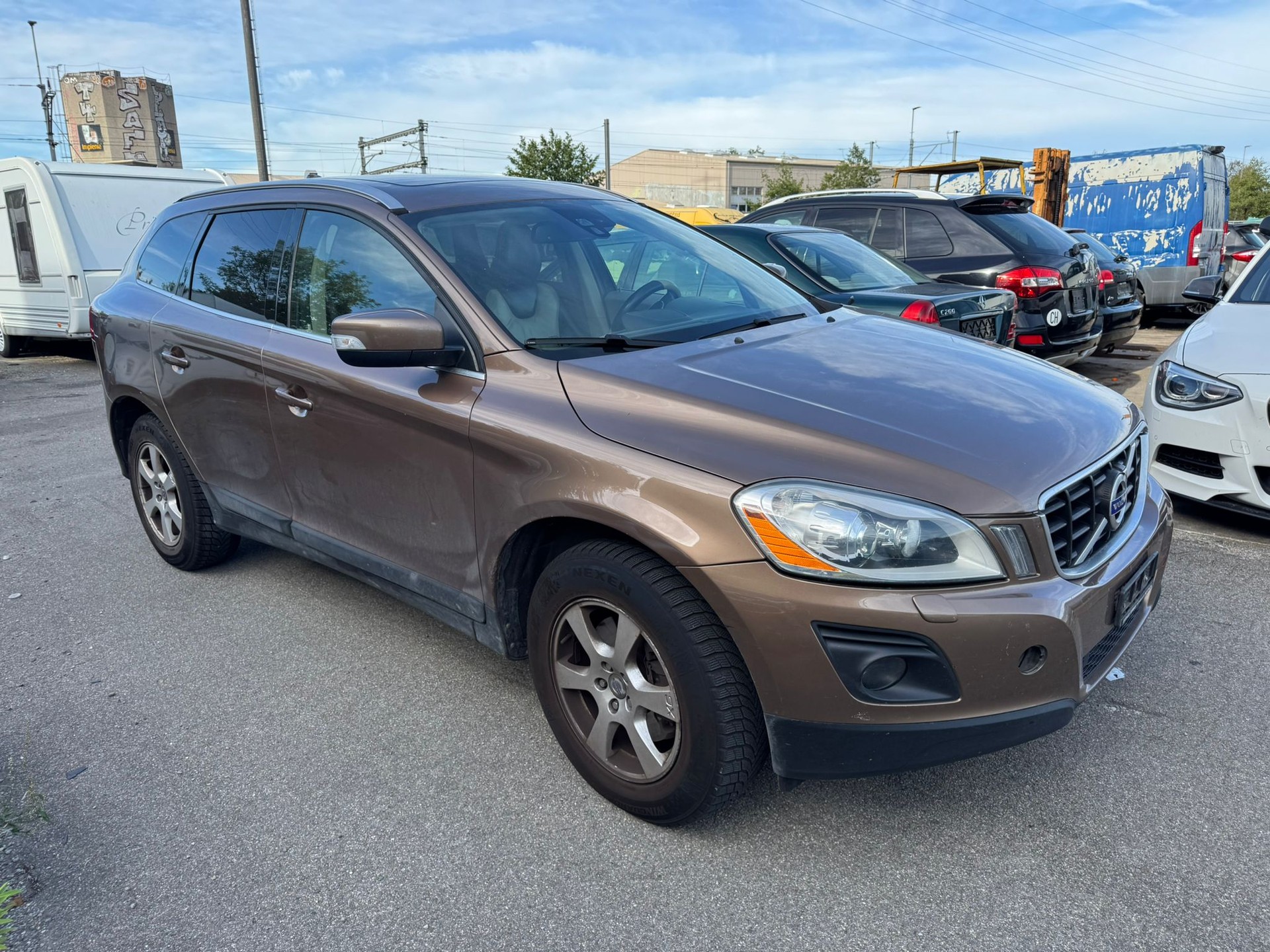 VOLVO XC60 D5 AWD Summum Geartronic-image-2