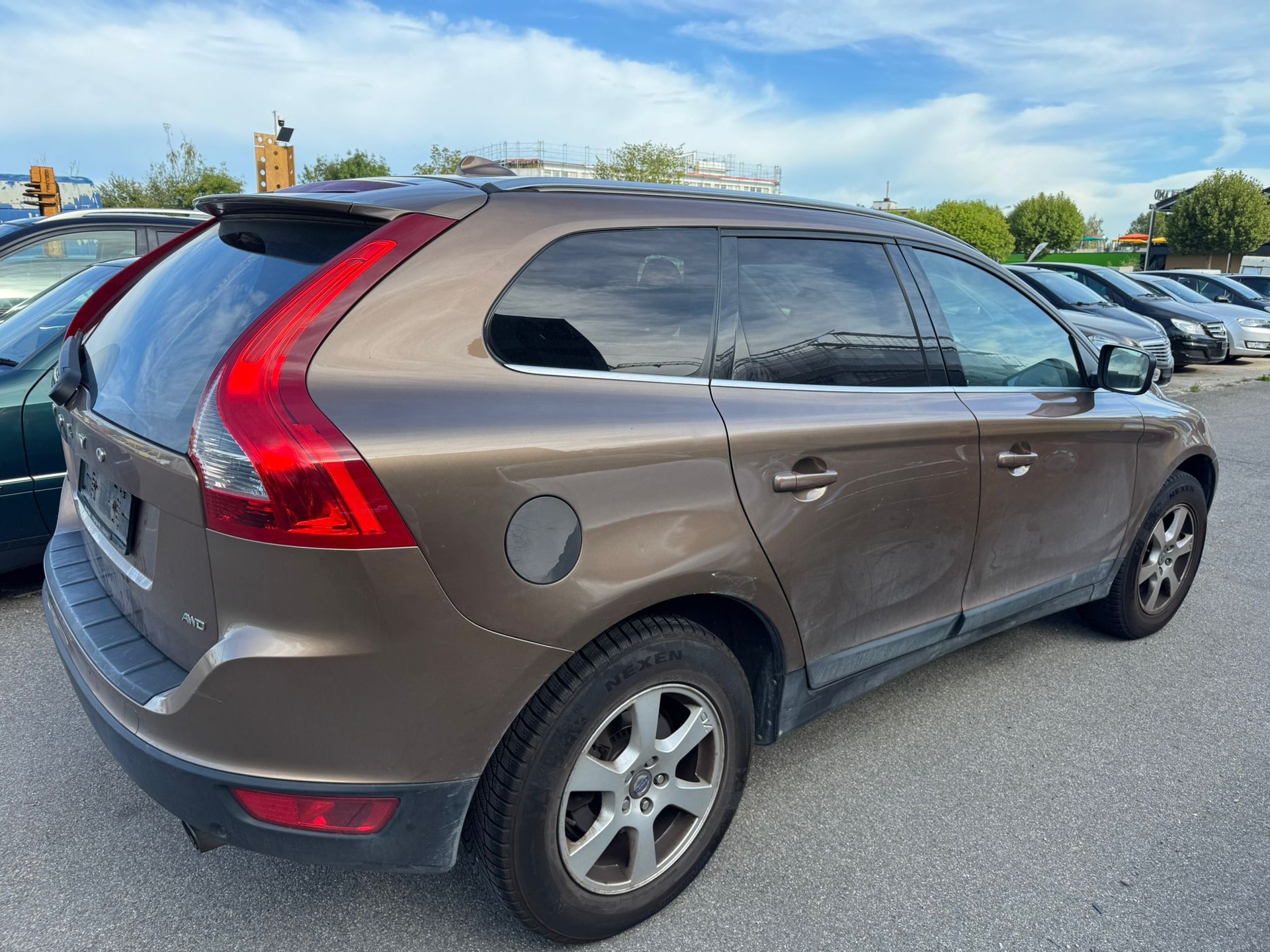 VOLVO XC60 D5 AWD Summum Geartronic-image-4