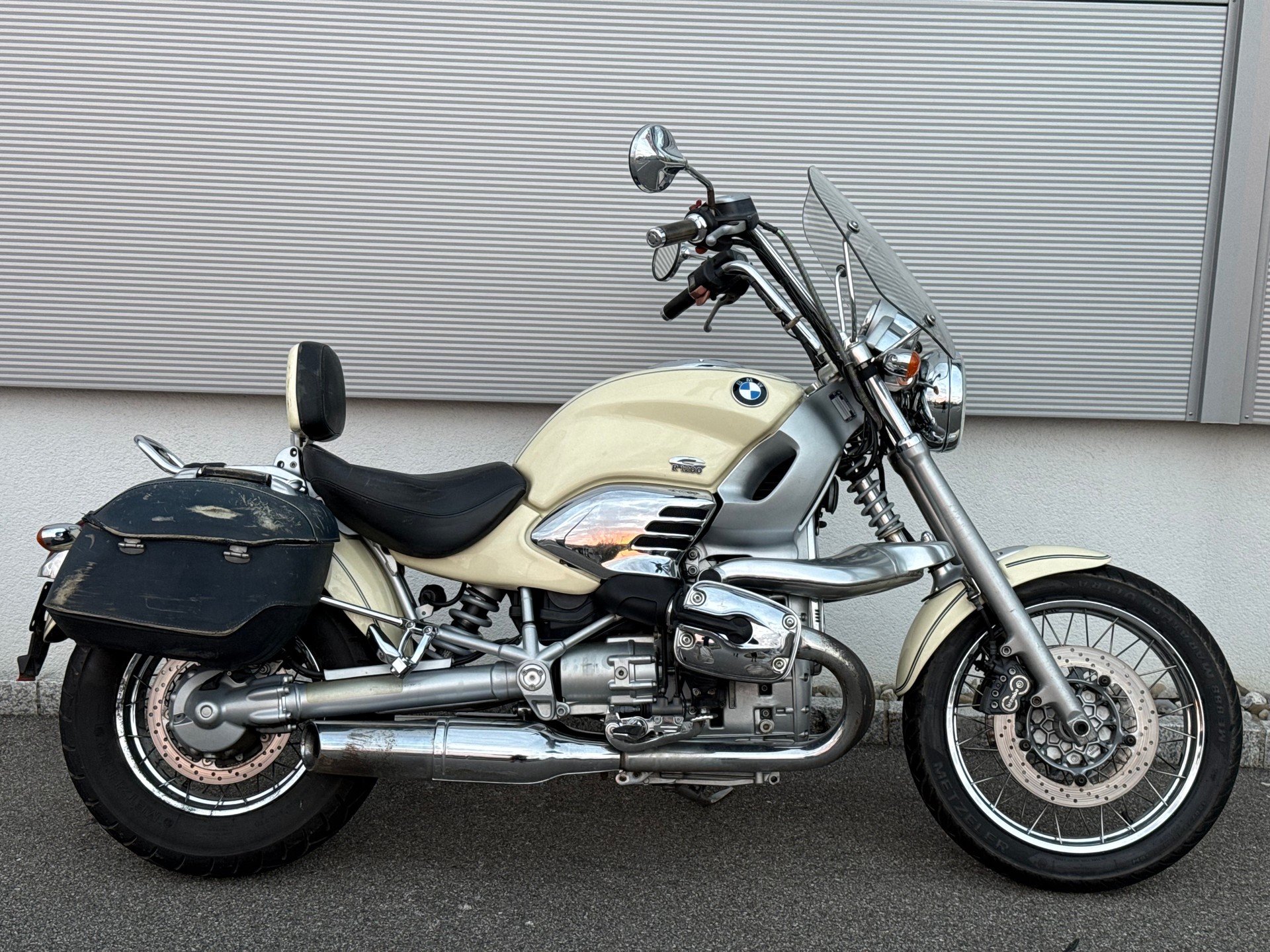 BMW R 1200 C Classic James Bond