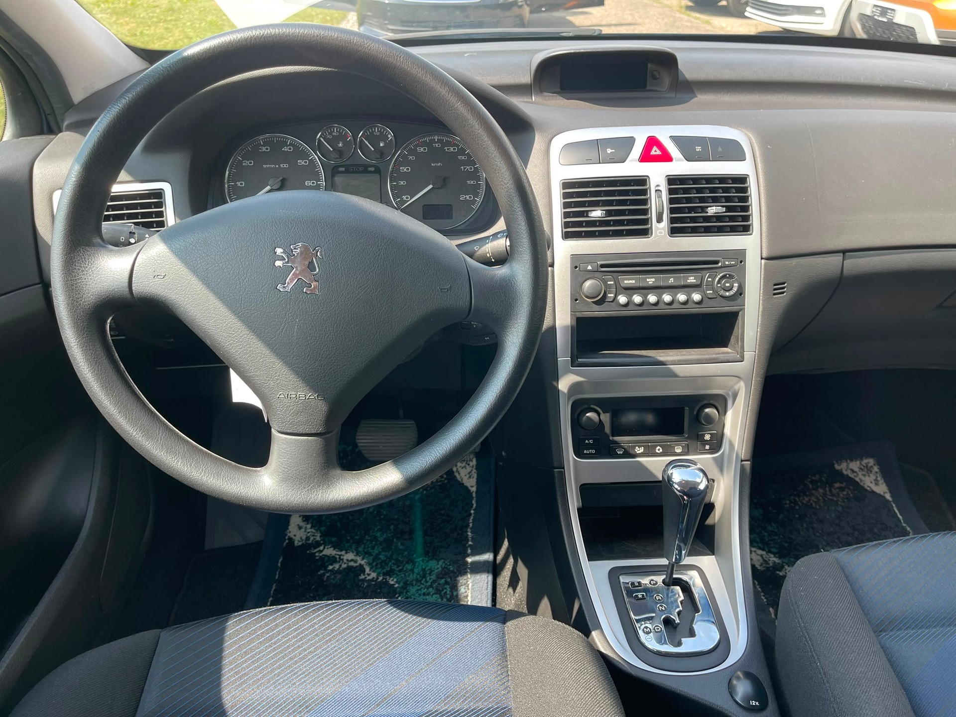 PEUGEOT 307 2.0 16V-image-7