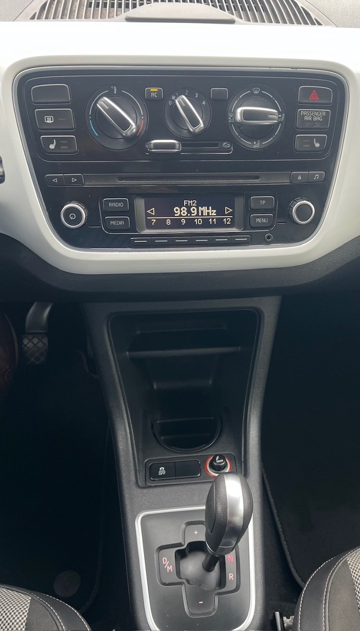 VW Up 1.0 white up ASG-image-11
