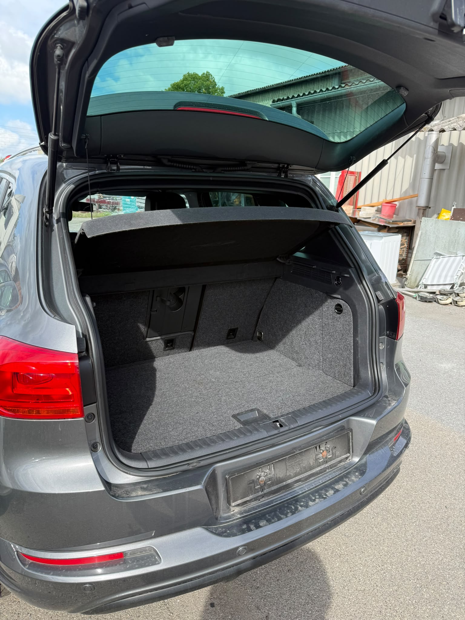 VW Tiguan 2.0 TSI R-Line Design 4Motion DSG — slika 12