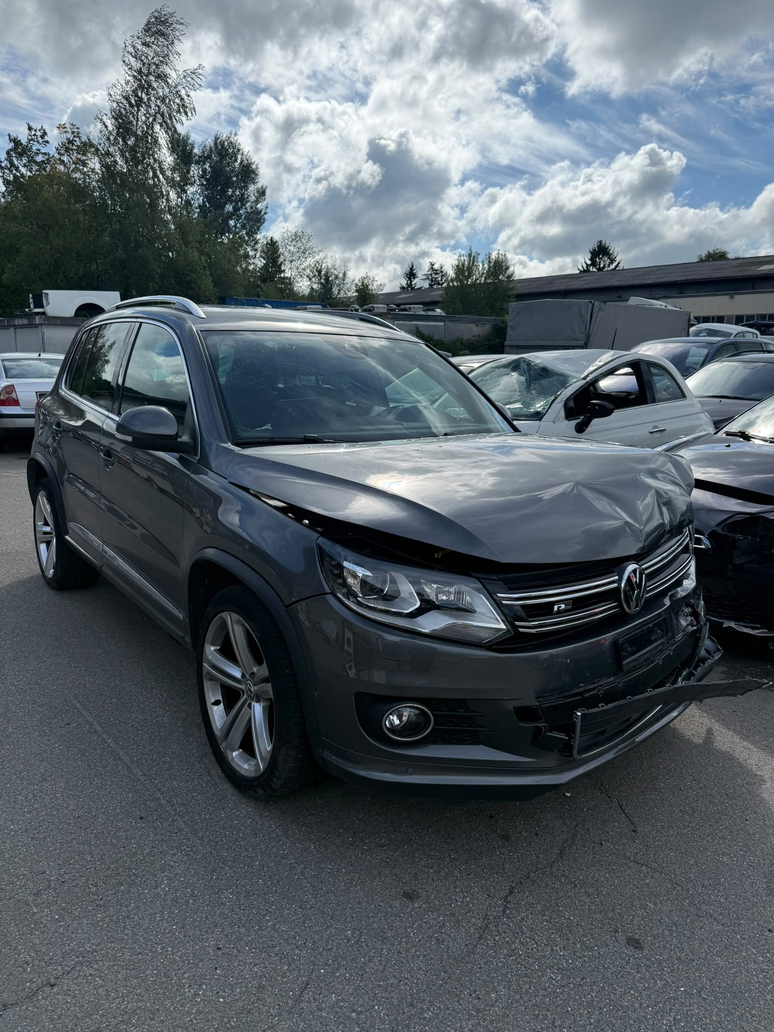 VW Tiguan 2.0 TSI R-Line Design 4Motion DSG-image-1