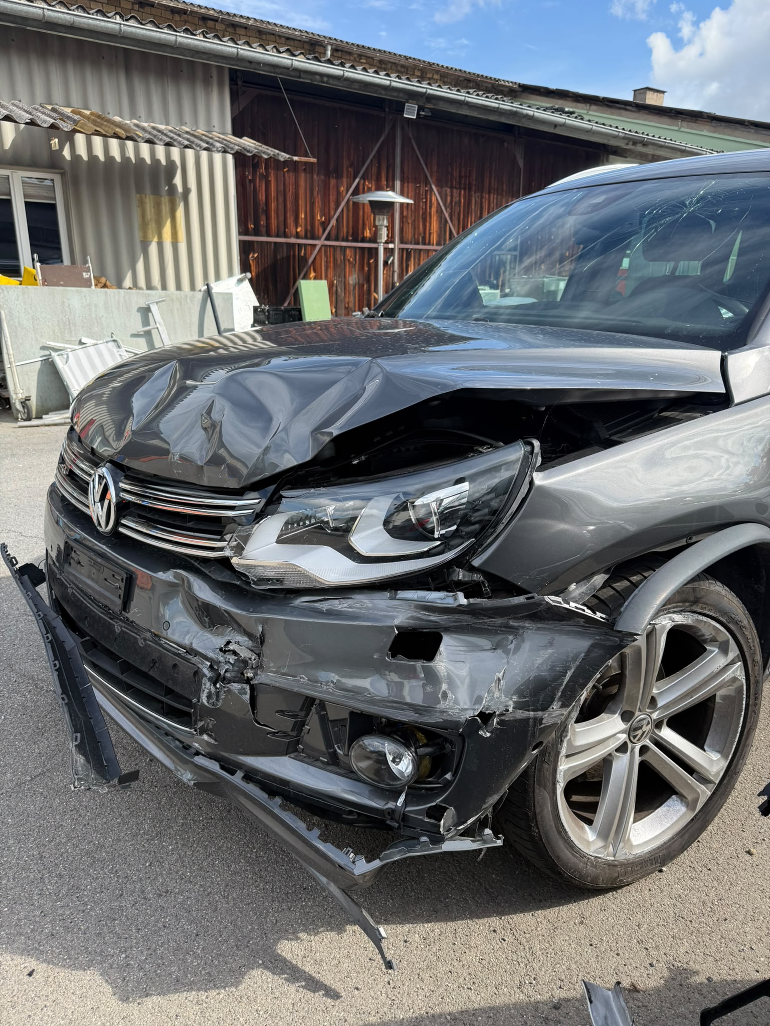 VW Tiguan 2.0 TSI R-Line Design 4Motion DSG-image-5