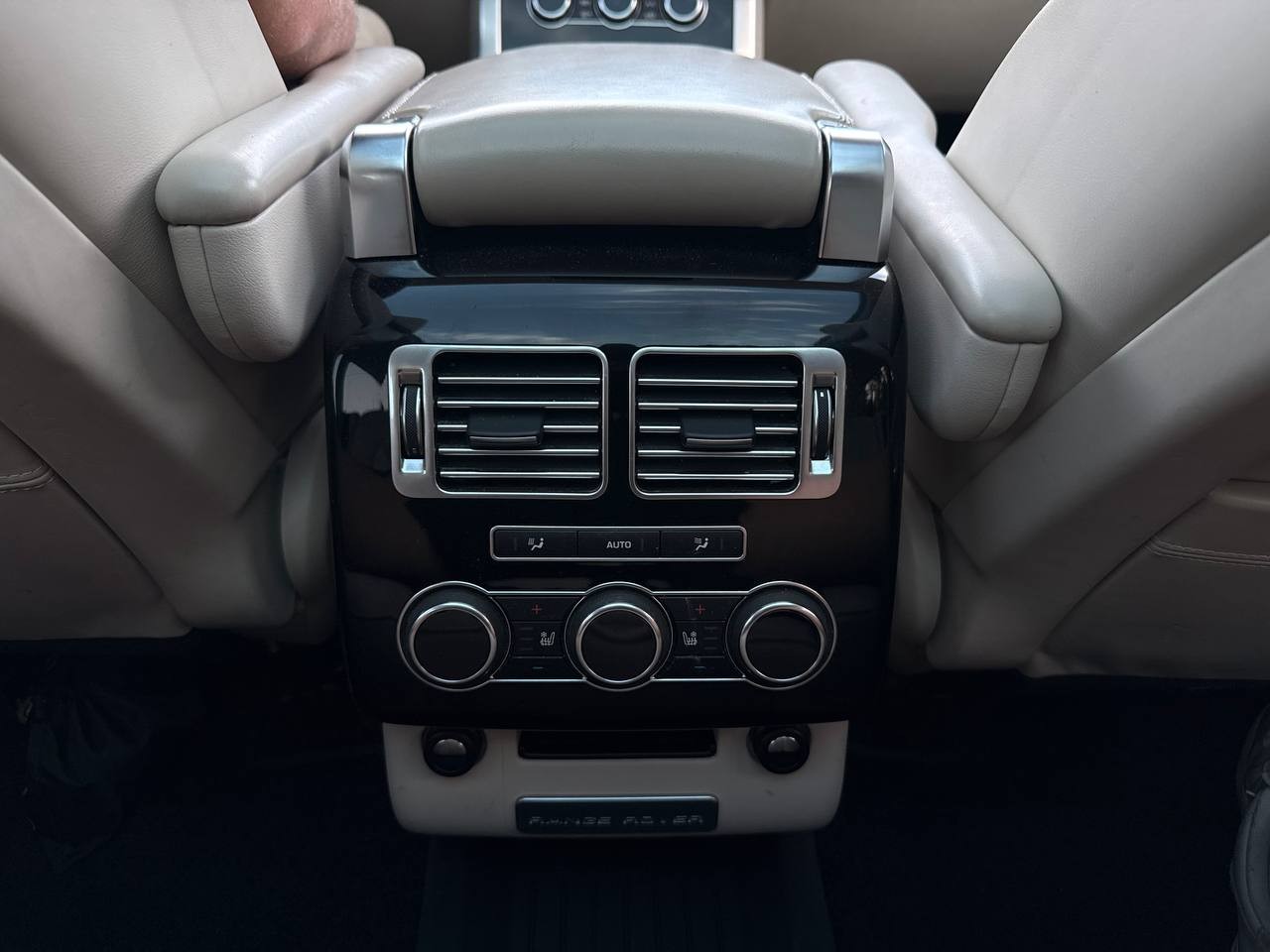 LAND ROVER Range Rover 3.0 SDV6 Hybrid Vogue Automatic-image-13