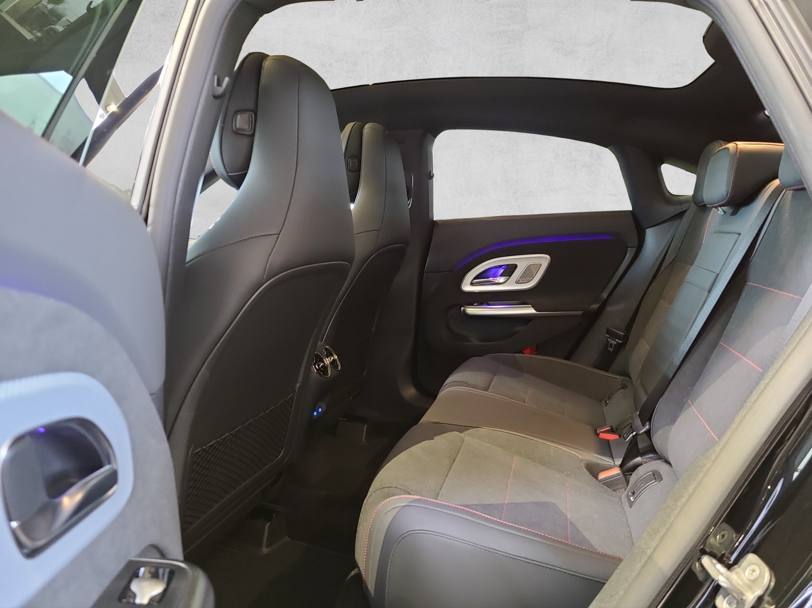 MERCEDES-BENZ CLA 220 AMG Line 4M C178-image-2