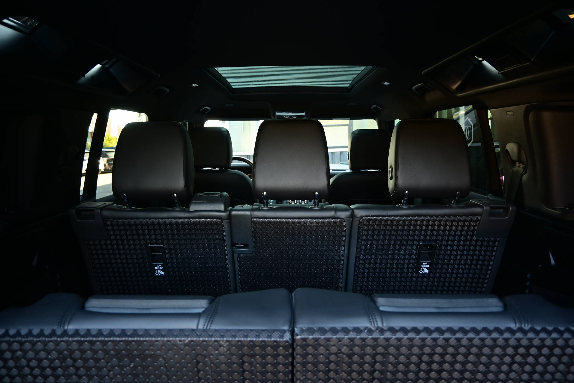 LAND ROVER Defender 110 3.0 D I6 250 X-Dynamic SE-image-30