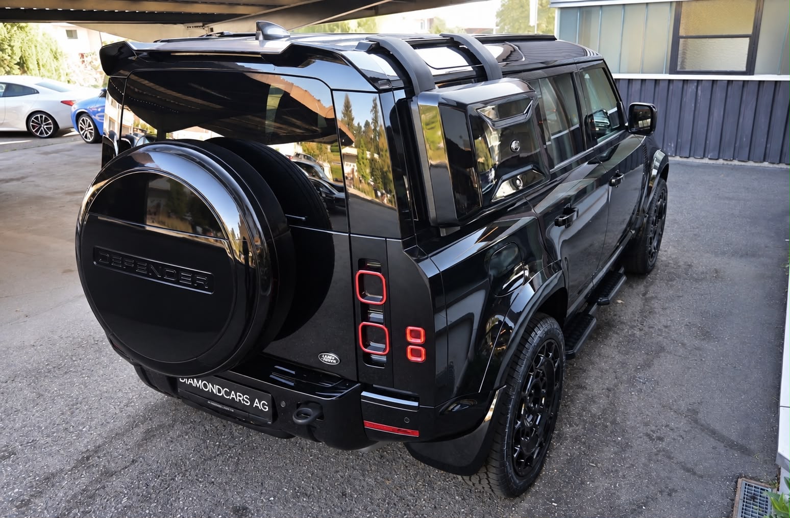 LAND ROVER Defender 110 3.0 D I6 250 X-Dynamic SE-image-8