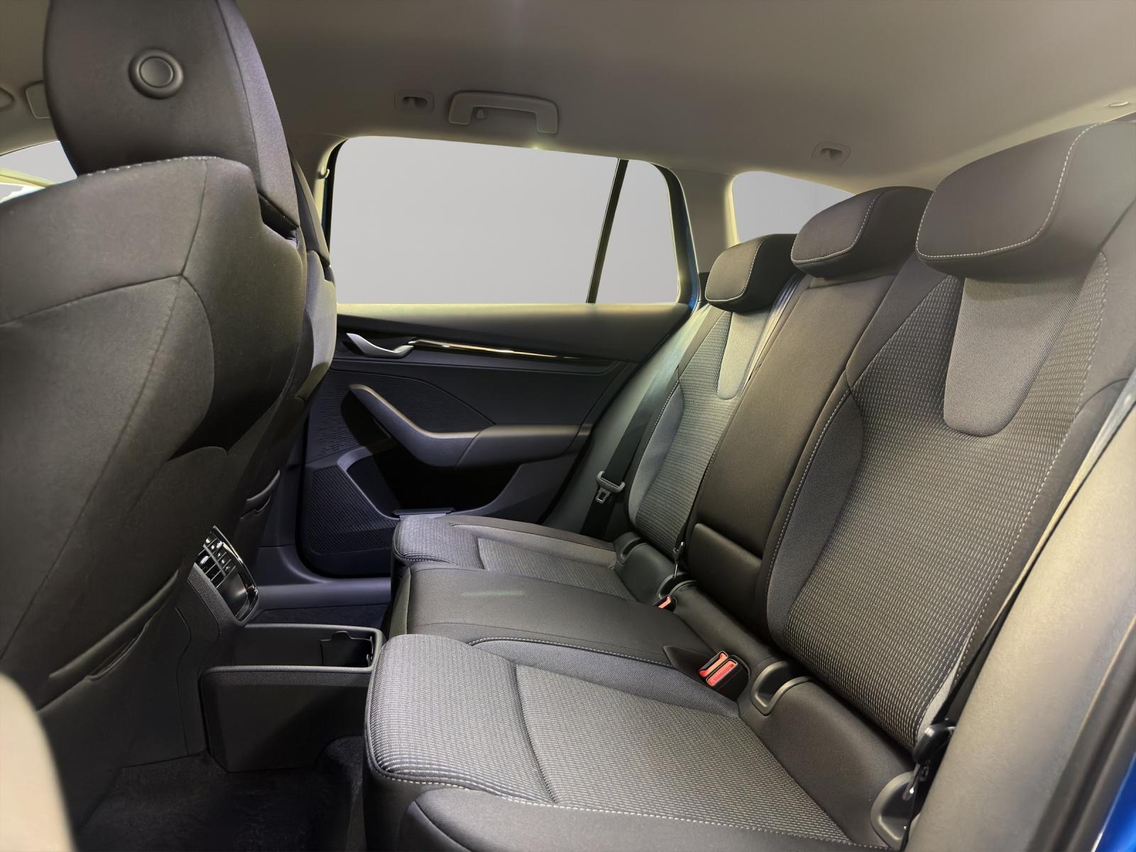 SKODA Octavia Combi 2.0 TSI Selection 4x4 DSG-image-9