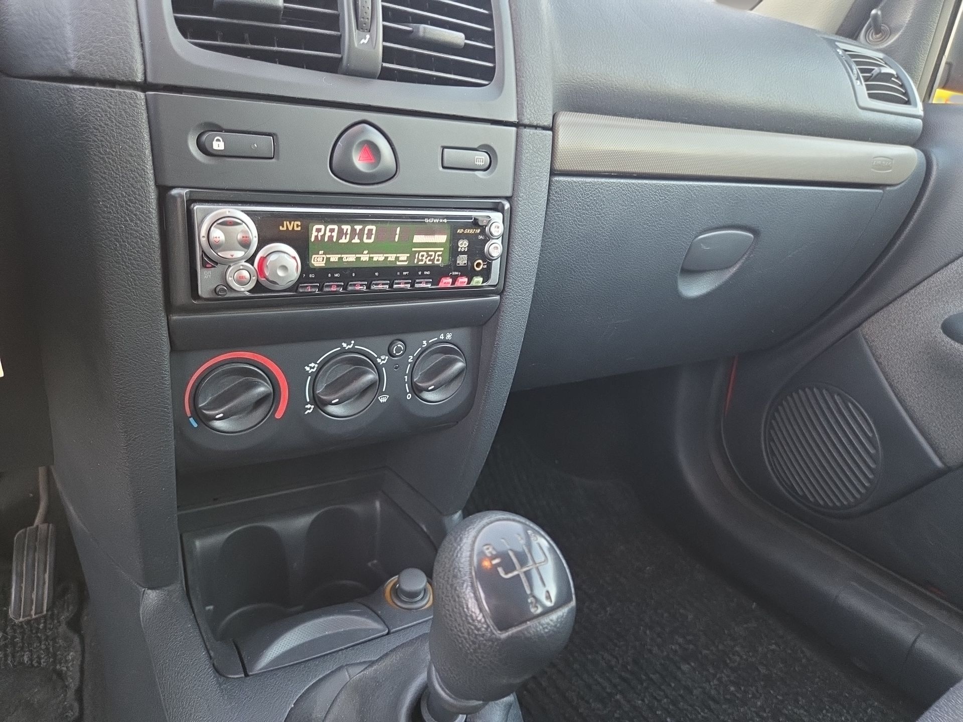 RENAULT Clio 1.2 Authentique Pack-image-6