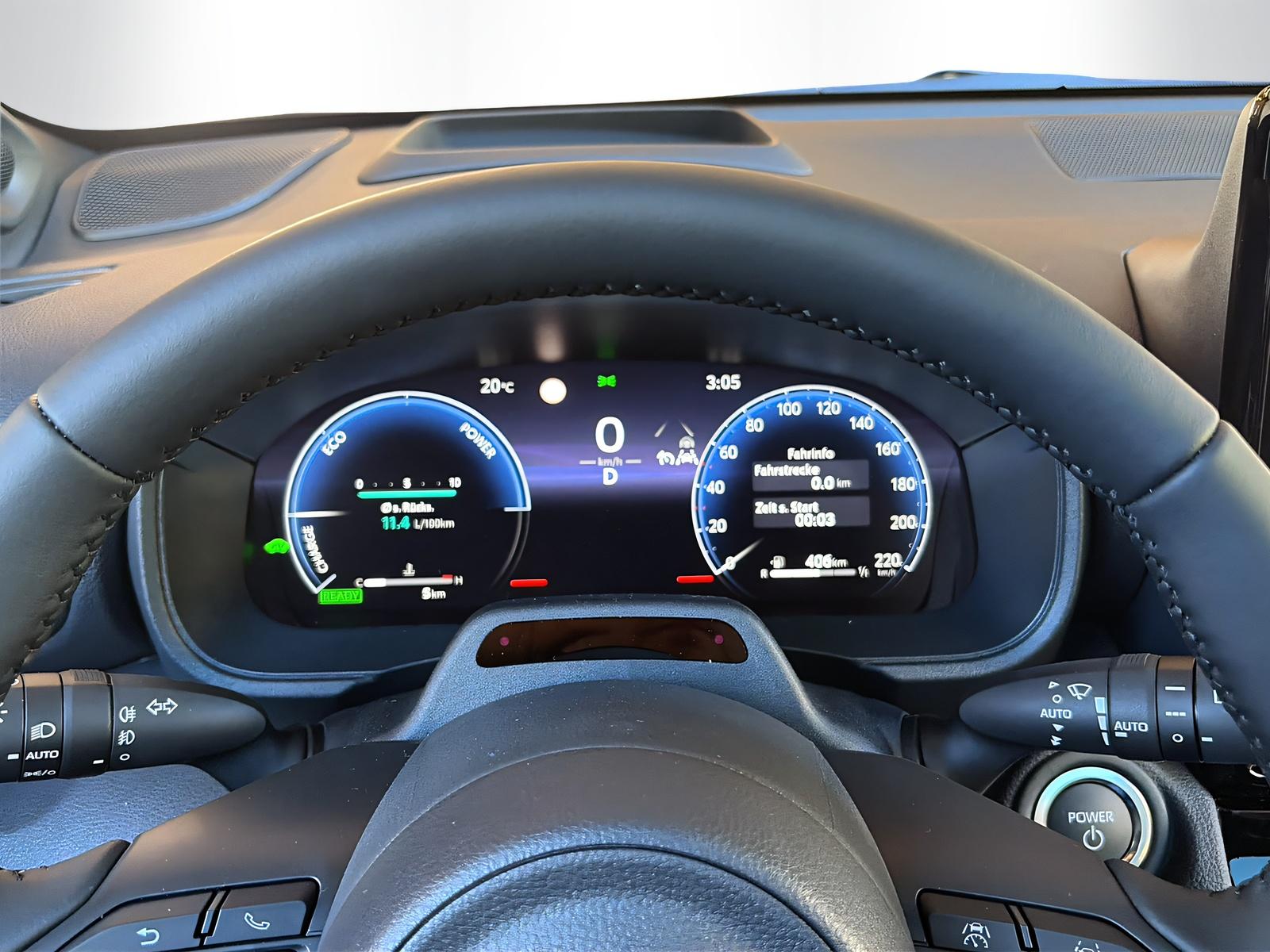 TOYOTA Yaris Cross 1.5 VVT-i HSD Premium AWD-i-image-9