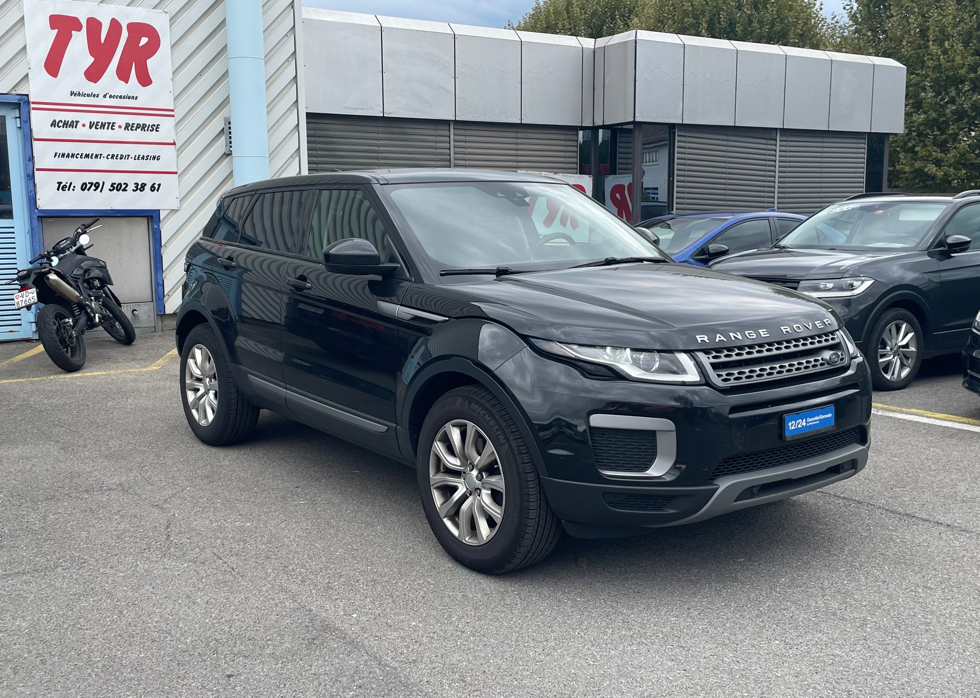 LAND ROVER Range Rover Evoque 2.0 TD4 SE AT9-image-2