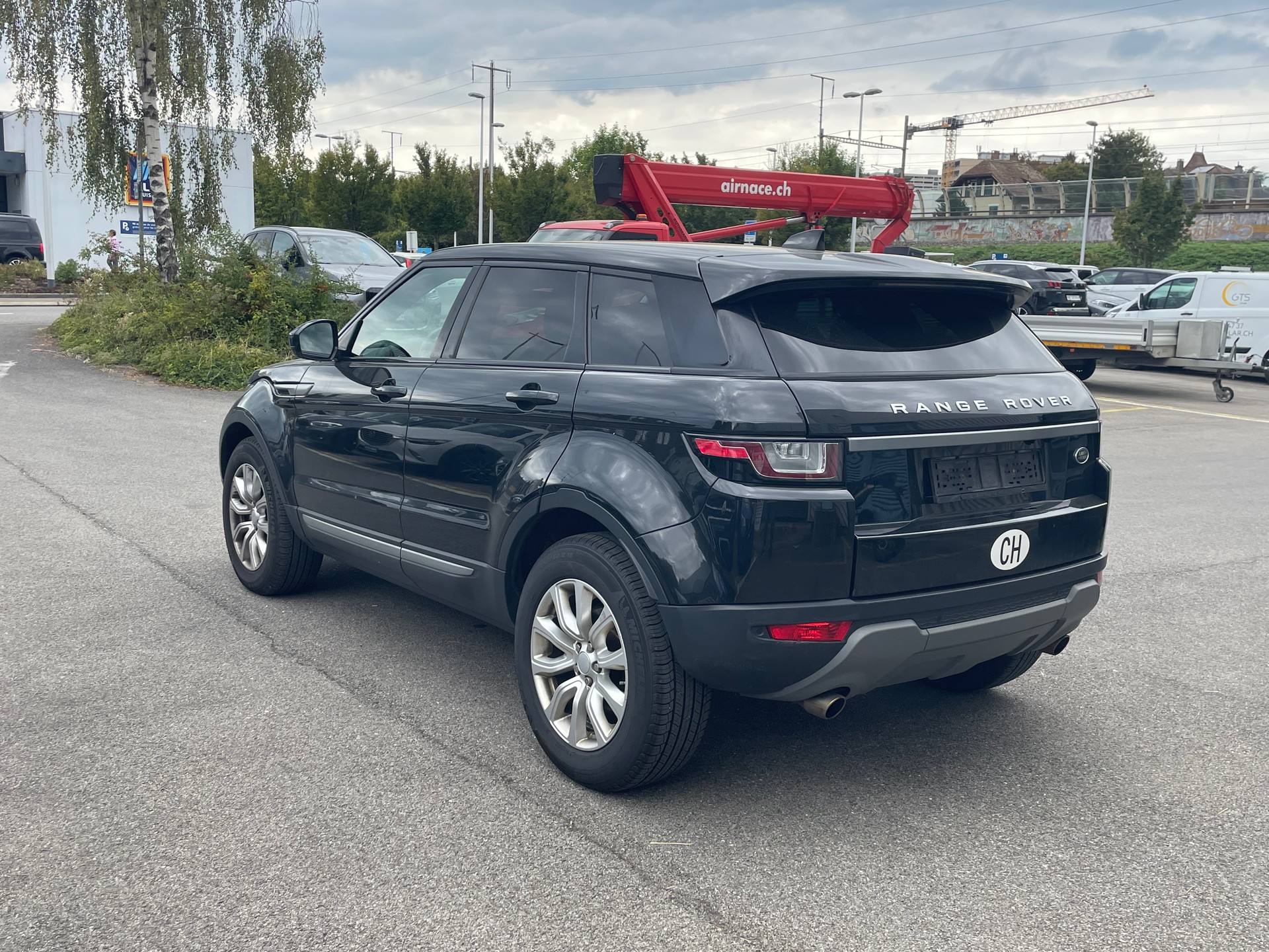 LAND ROVER Range Rover Evoque 2.0 TD4 SE AT9-image-4