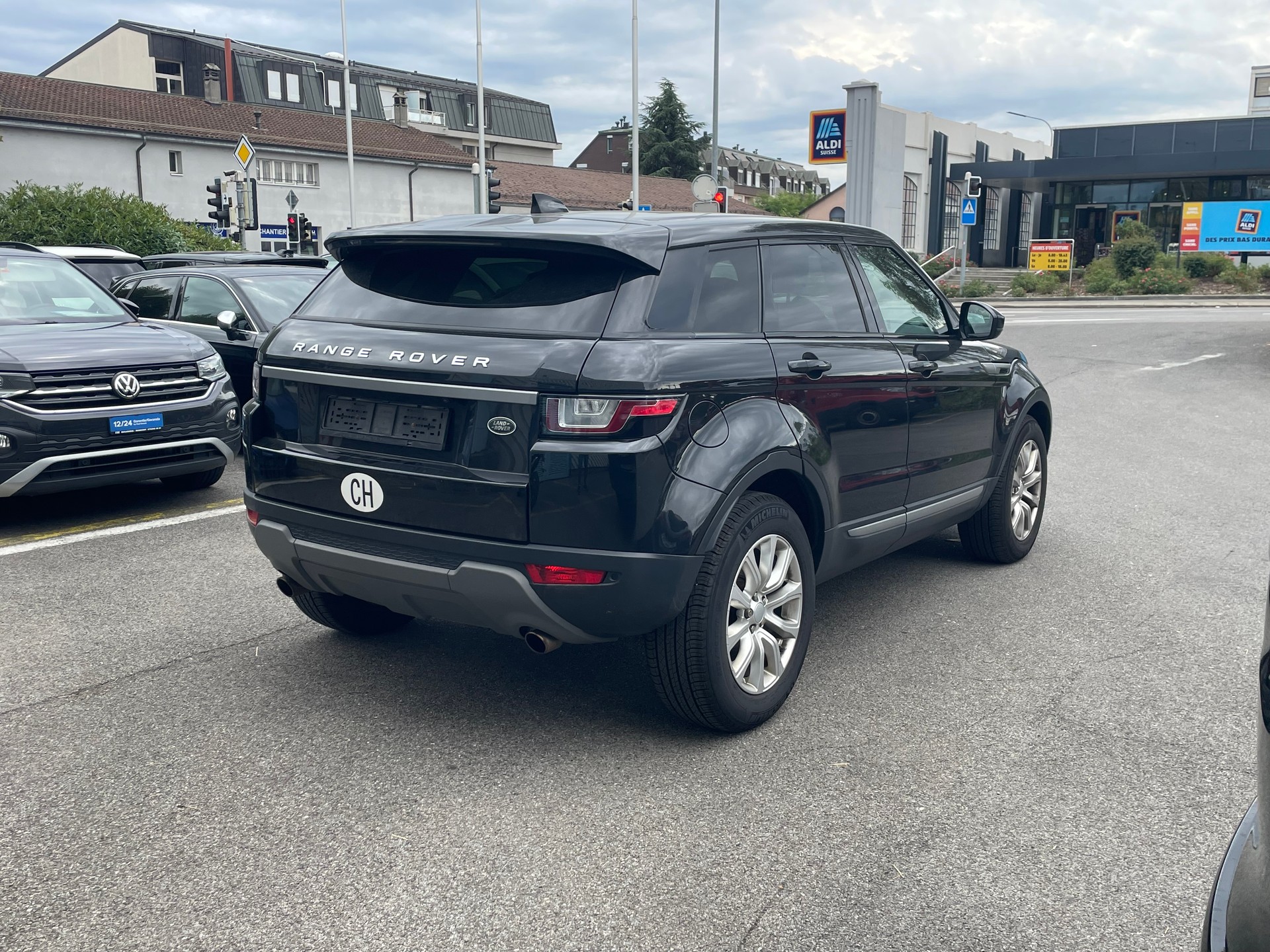 LAND ROVER Range Rover Evoque 2.0 TD4 SE AT9-image-3