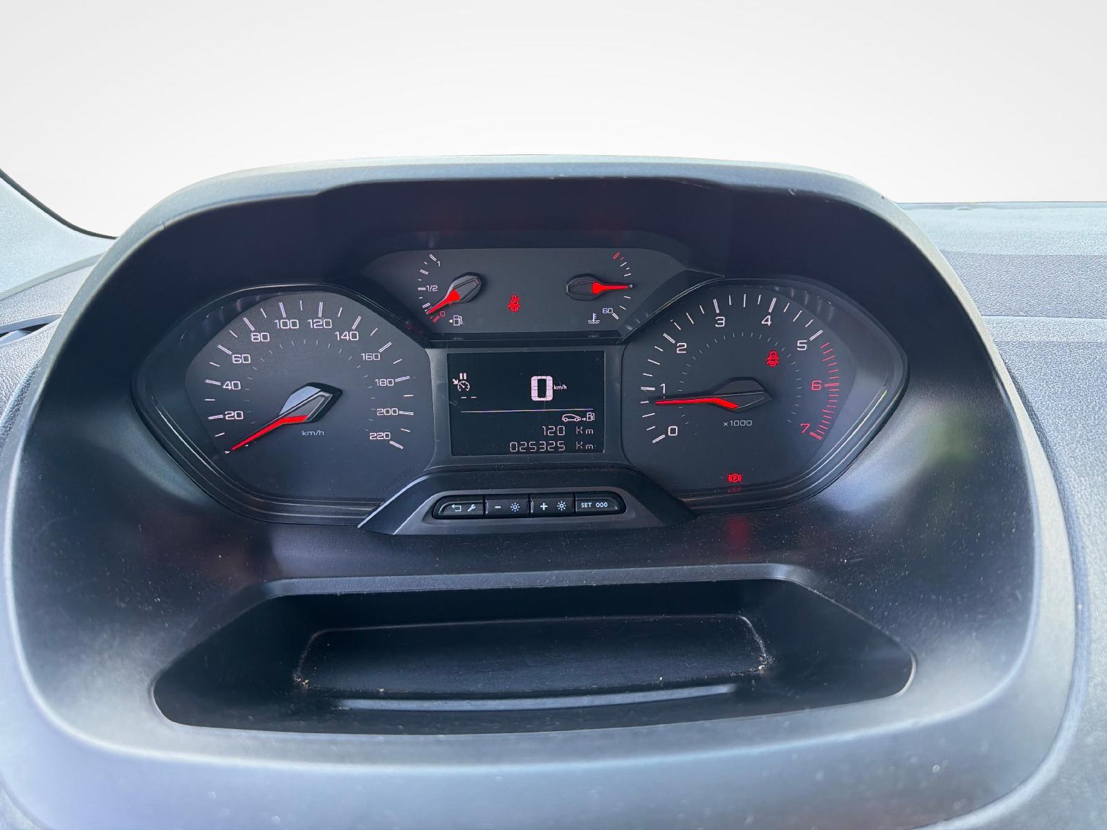 PEUGEOT Partner Kaw. 650 Standard 1.2 PureTech 110 S/S-image-13