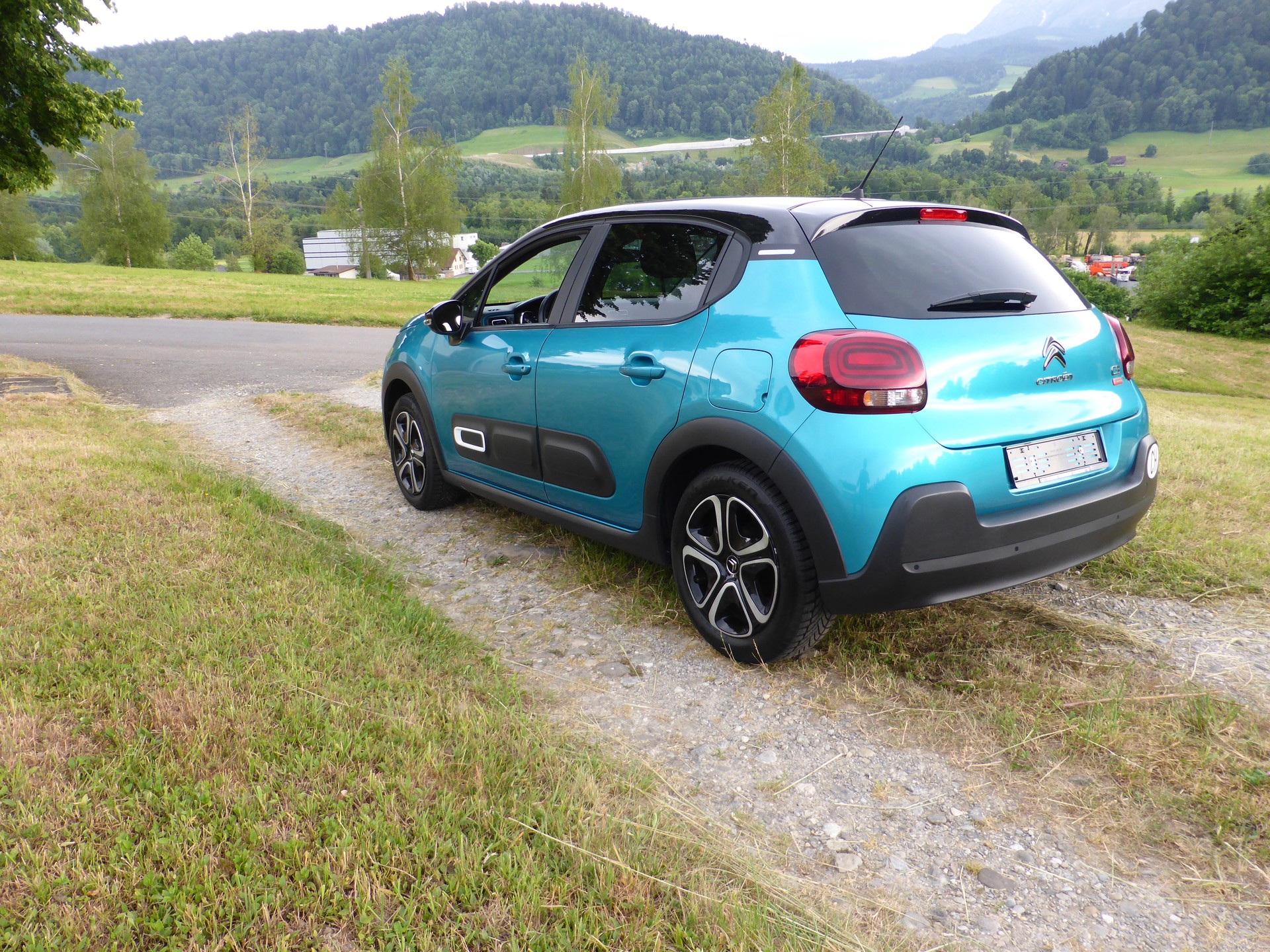 CITROEN C3 1.2i PureTech Swiss Edition-image-5