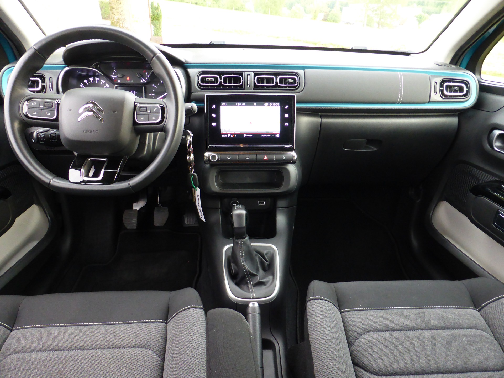 CITROEN C3 1.2i PureTech Swiss Edition-image-13