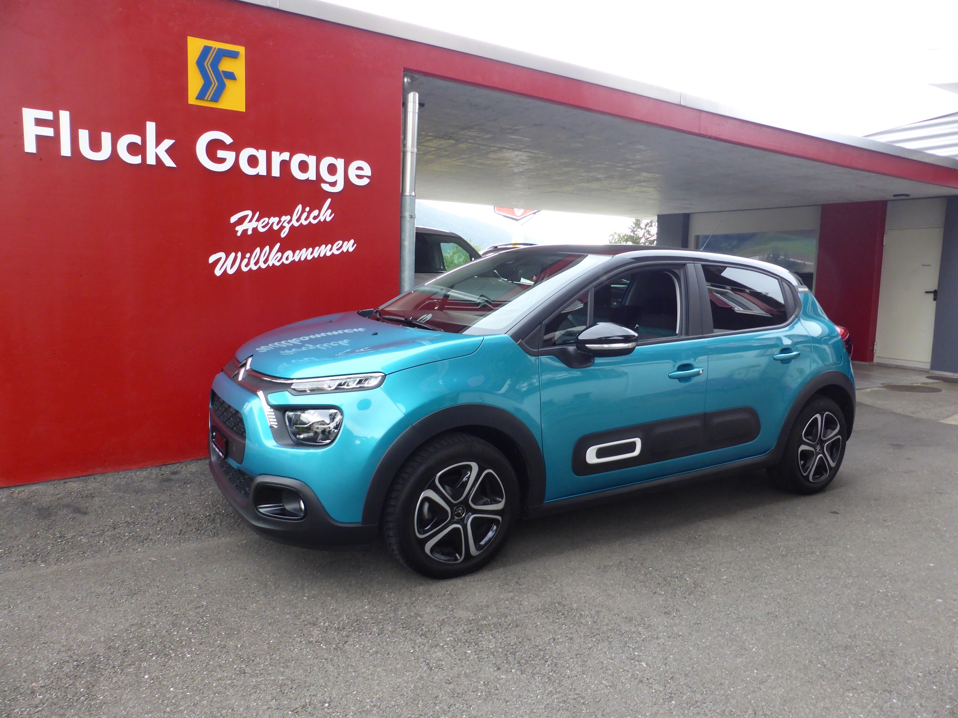 CITROEN C3 1.2i PureTech Swiss Edition-image-0