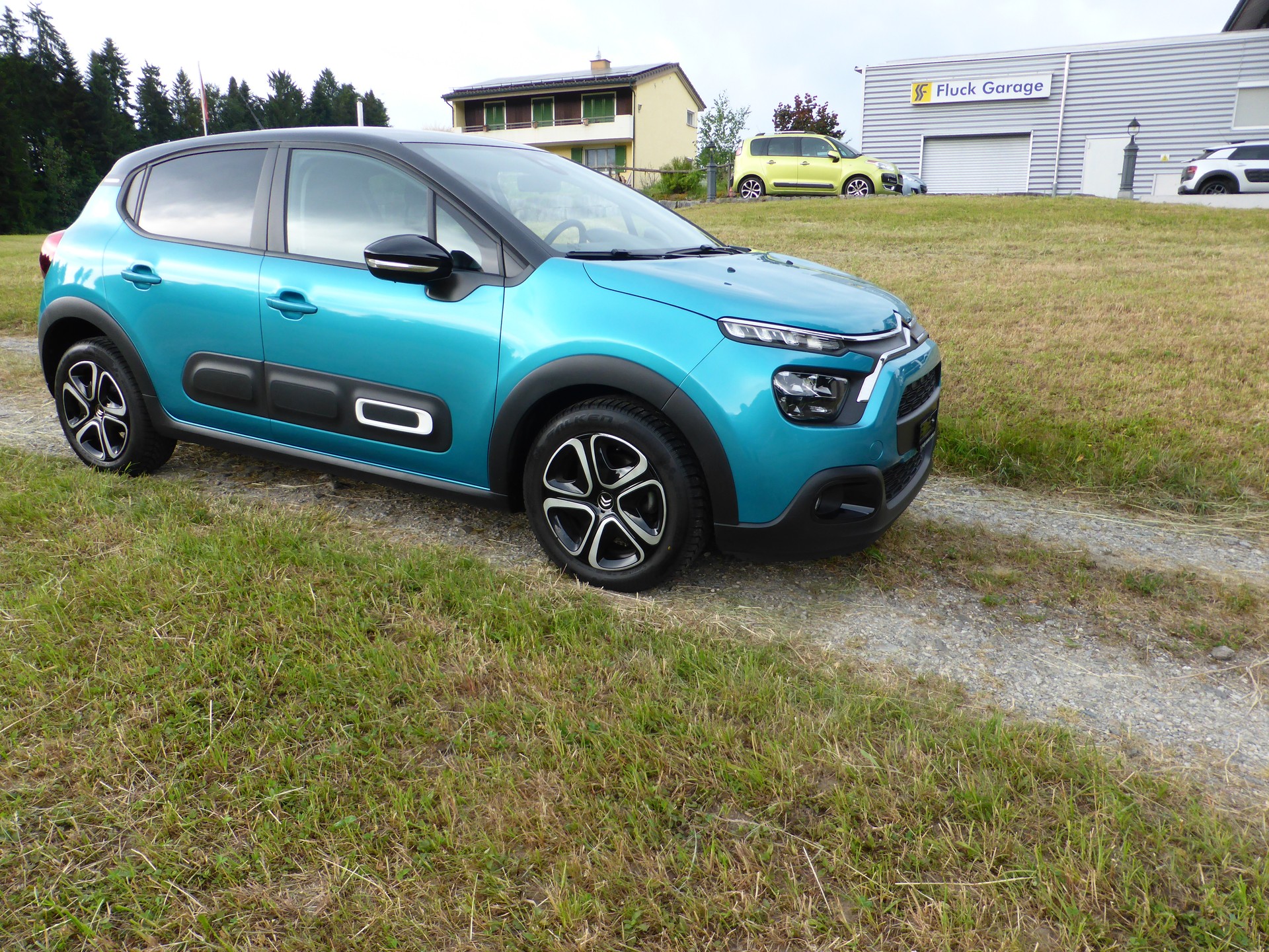 CITROEN C3 1.2i PureTech Swiss Edition-image-2