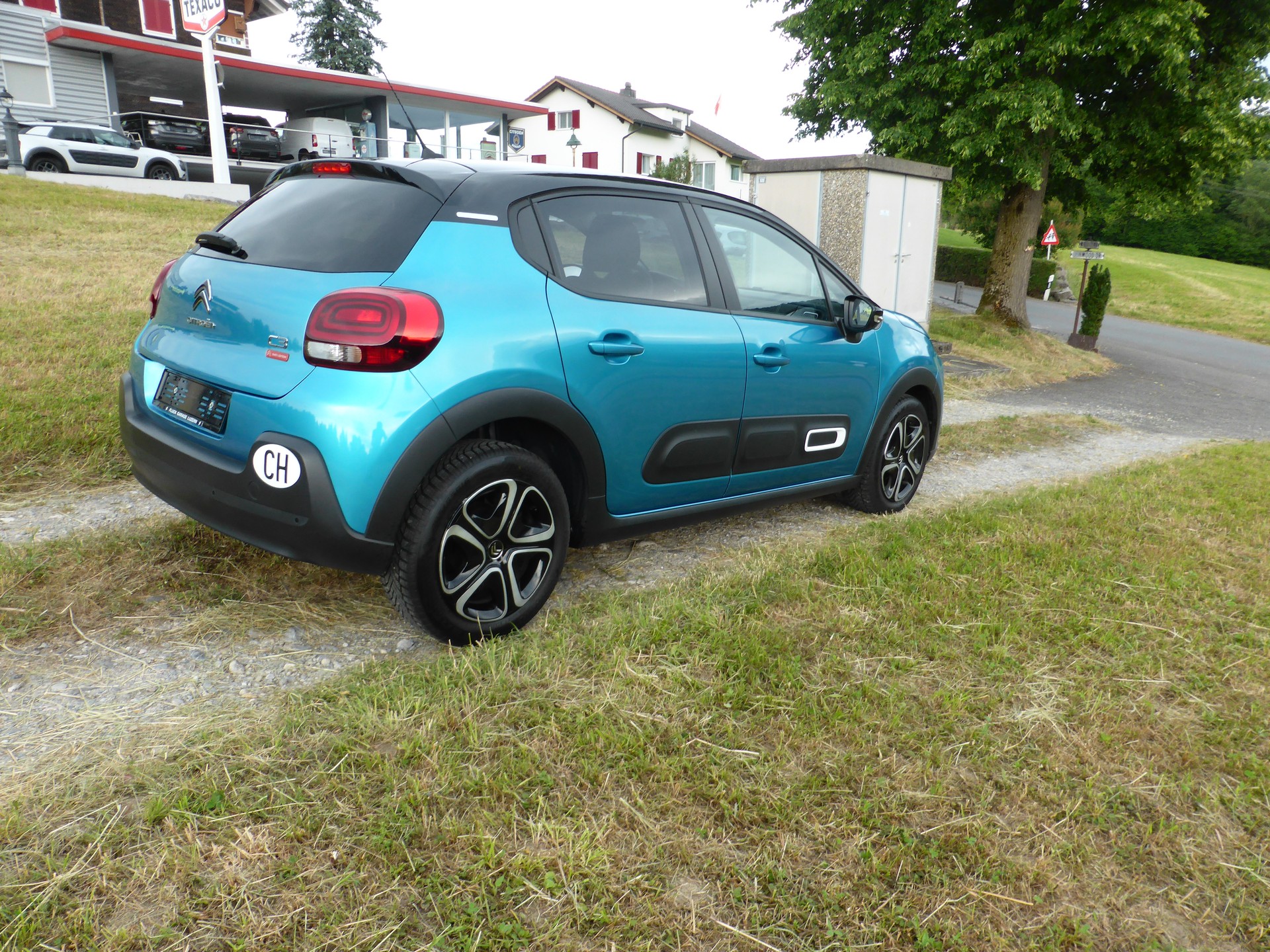 CITROEN C3 1.2i PureTech Swiss Edition-image-3