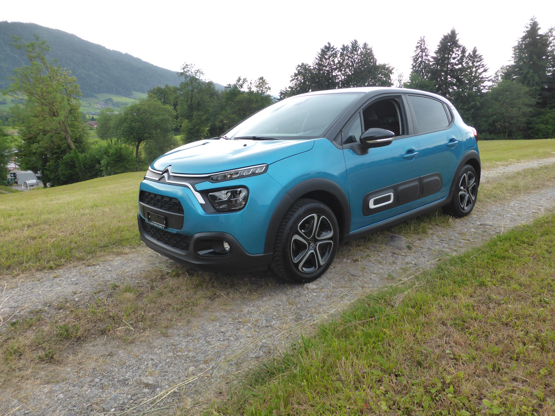CITROEN C3 1.2i PureTech Swiss Edition-image-4