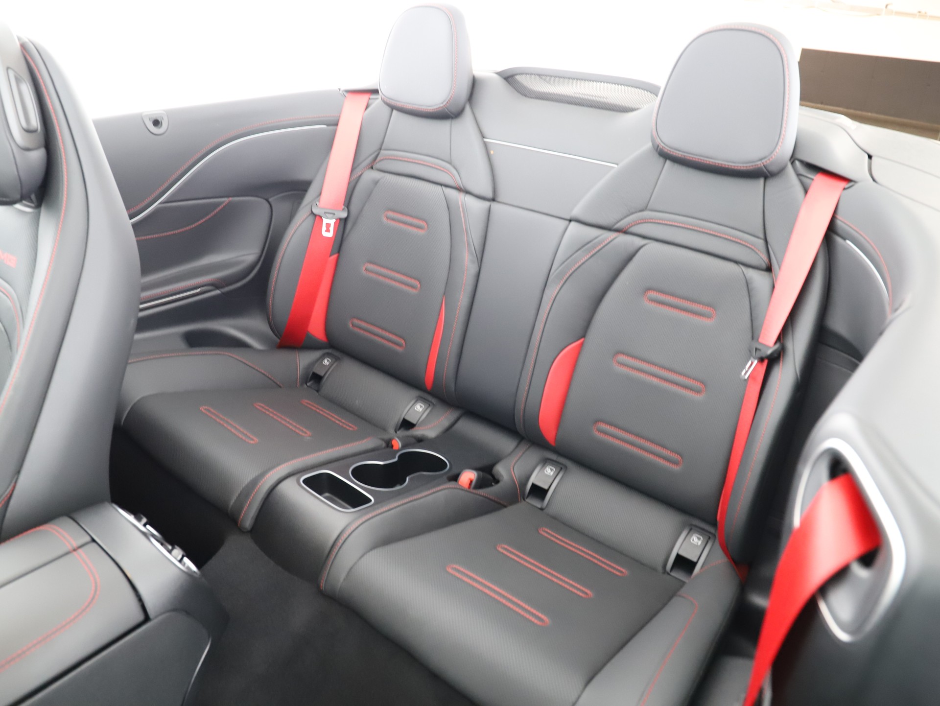 MERCEDES-BENZ CLE AMG 53 Cabrio 4Matic+-image-13