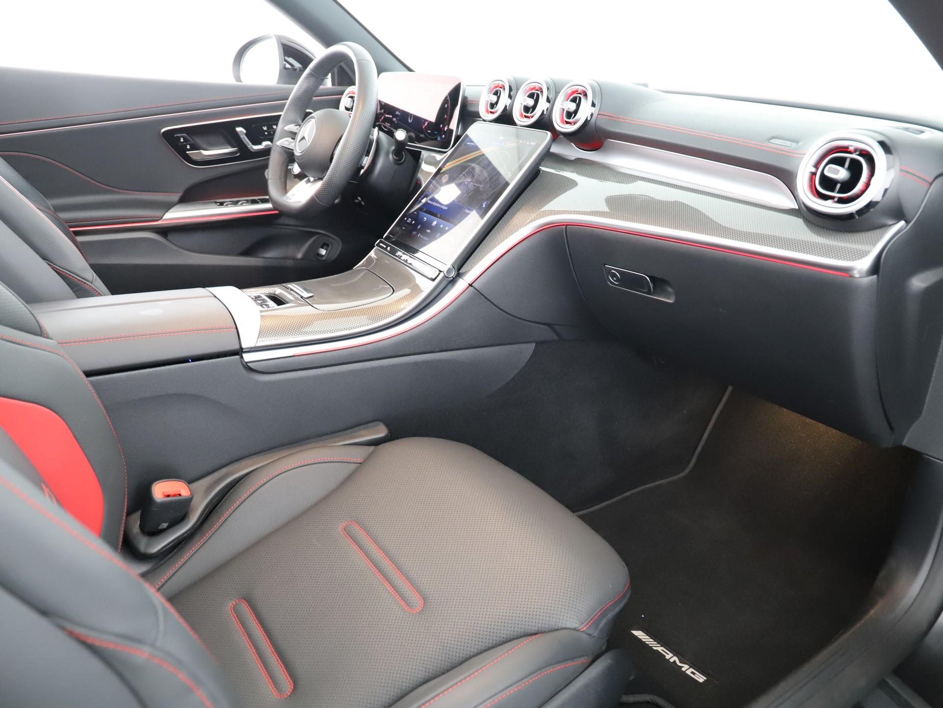 MERCEDES-BENZ CLE AMG 53 Cabrio 4Matic+-image-10