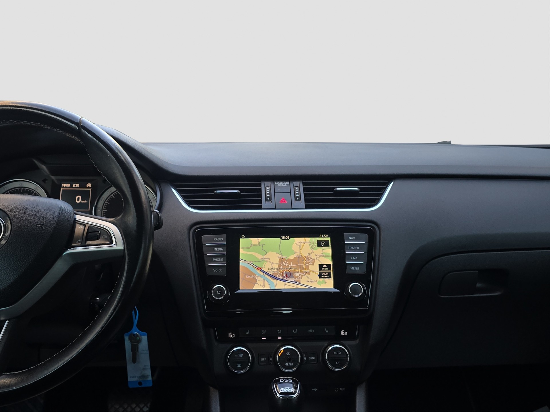 SKODA Octavia Combi 1.8 TSI Ambition 4x4 DSG-image-12