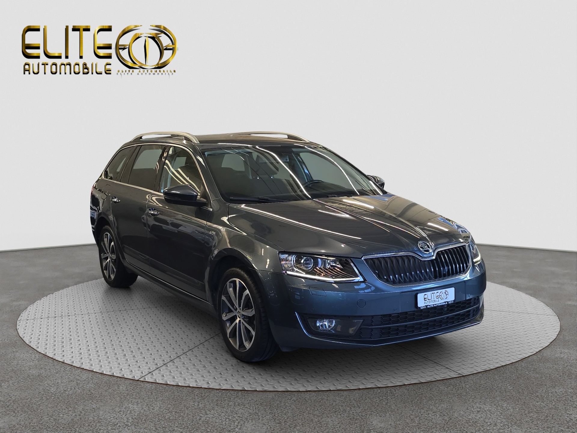 SKODA Octavia Combi 1.8 TSI Ambition 4x4 DSG-image-0