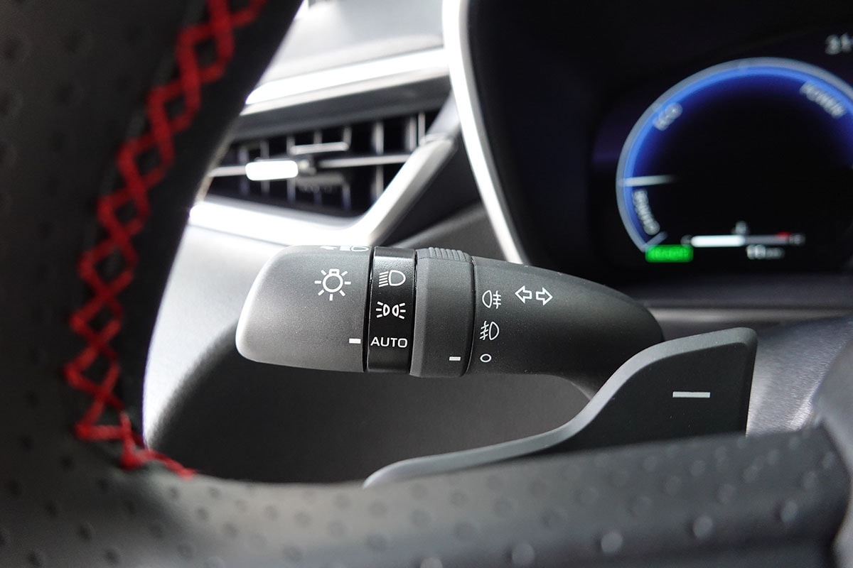 TOYOTA Corolla Touring Sports 2.0 HSD GR Sport e-CVT-image-14