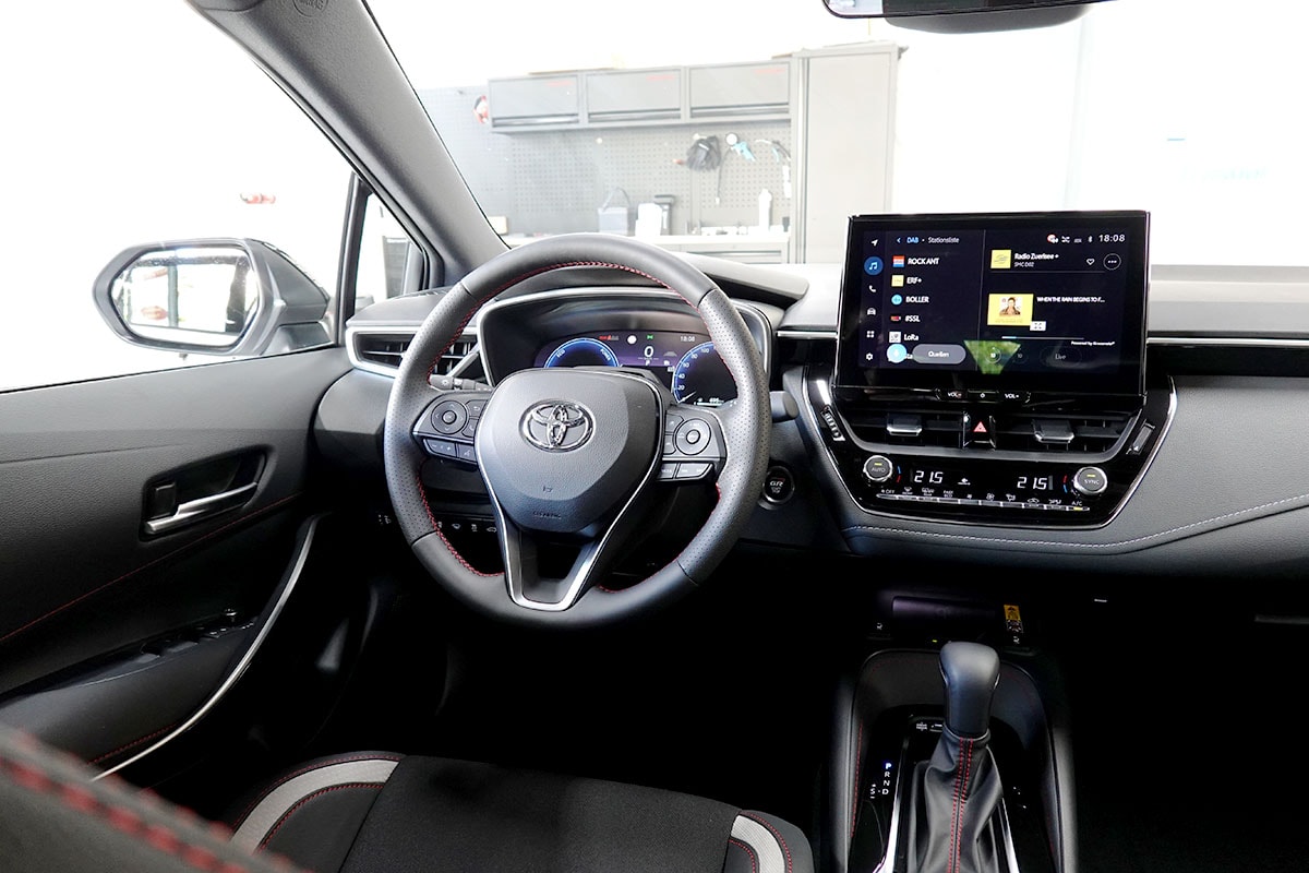 TOYOTA Corolla Touring Sports 2.0 HSD GR Sport e-CVT-image-8