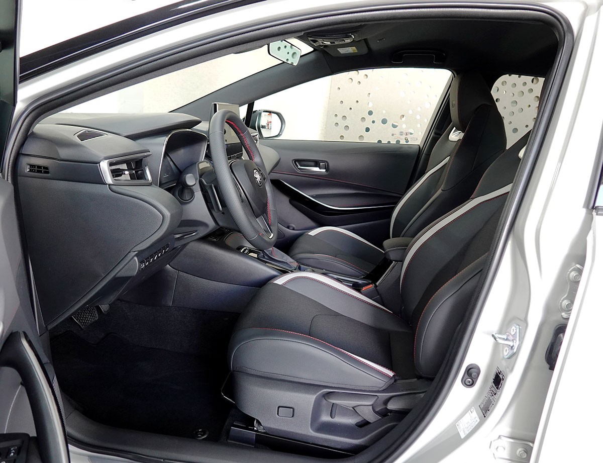 TOYOTA Corolla Touring Sports 2.0 HSD GR Sport e-CVT-image-7