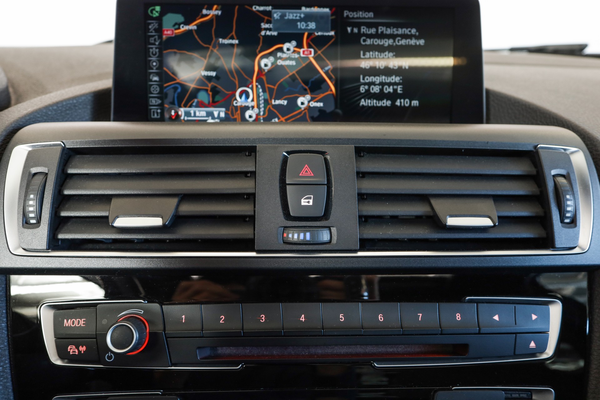 BMW M135i xDrive Steptronic Toit ouvrant / Harman Kardon / Phares LED adaptatifs-image-17