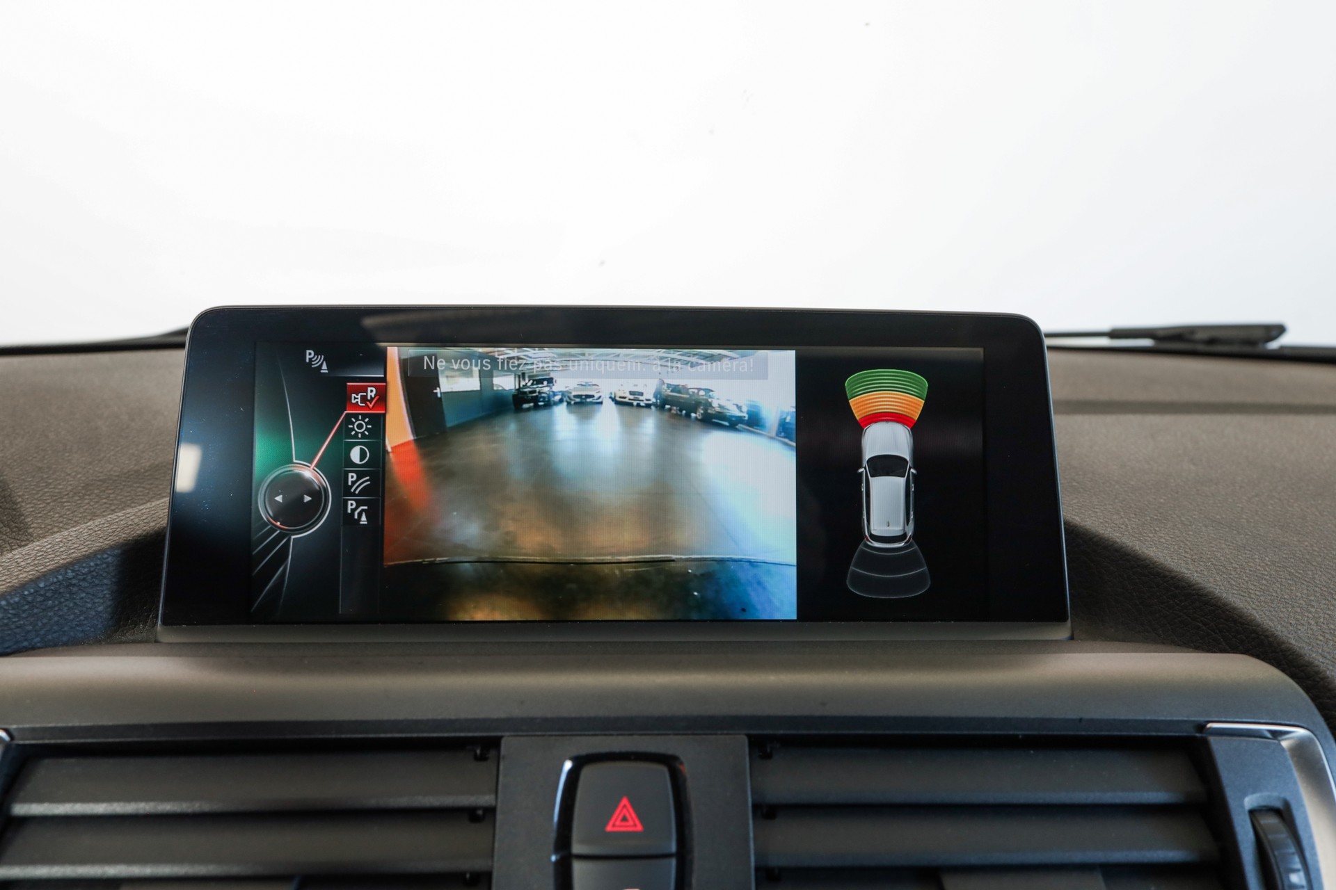 BMW M135i xDrive Steptronic Toit ouvrant / Harman Kardon / Phares LED adaptatifs-image-20