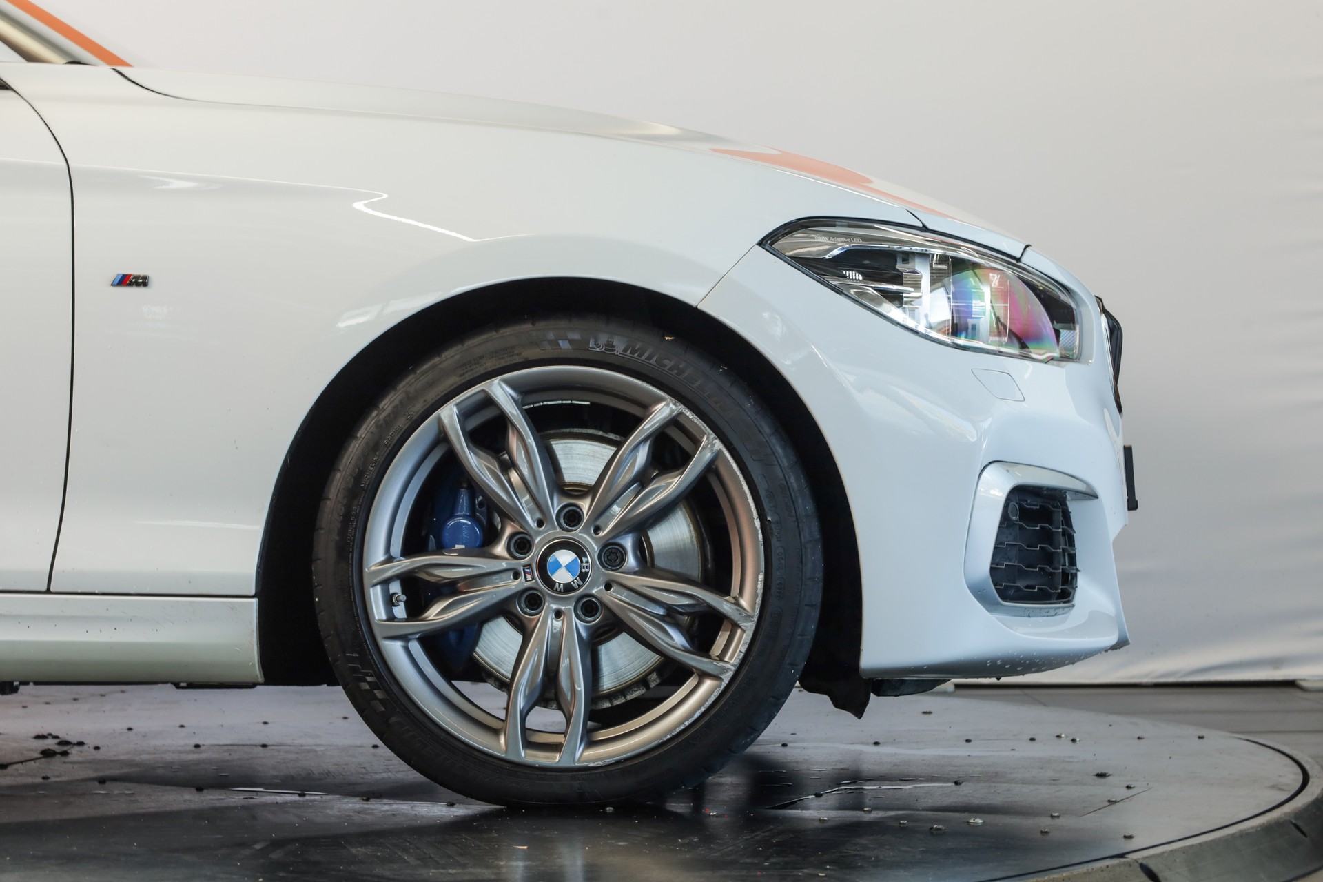 BMW M135i xDrive Steptronic Toit ouvrant / Harman Kardon / Phares LED adaptatifs-image-6