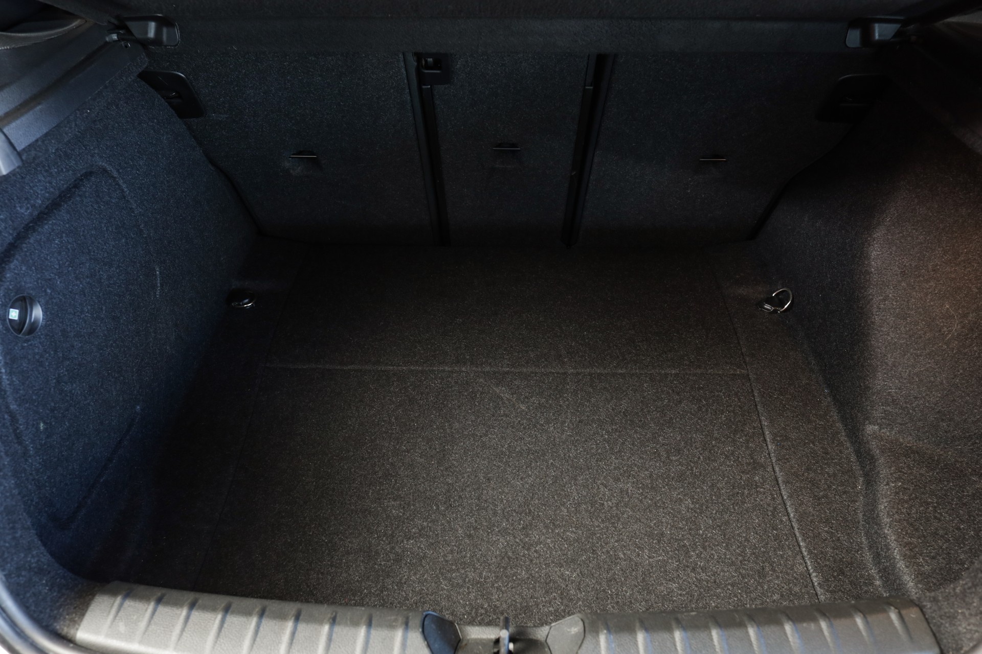 BMW M135i xDrive Steptronic Toit ouvrant / Harman Kardon / Phares LED adaptatifs-image-27