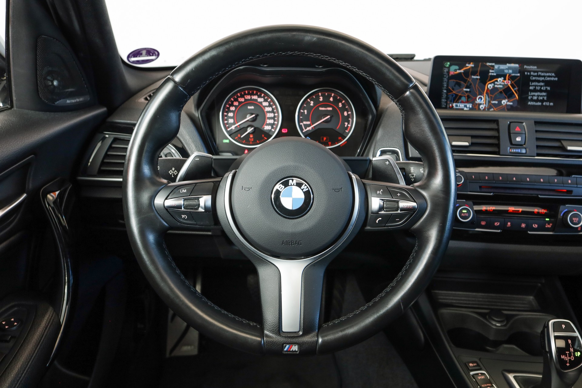 BMW M135i xDrive Steptronic Toit ouvrant / Harman Kardon / Phares LED adaptatifs-image-12