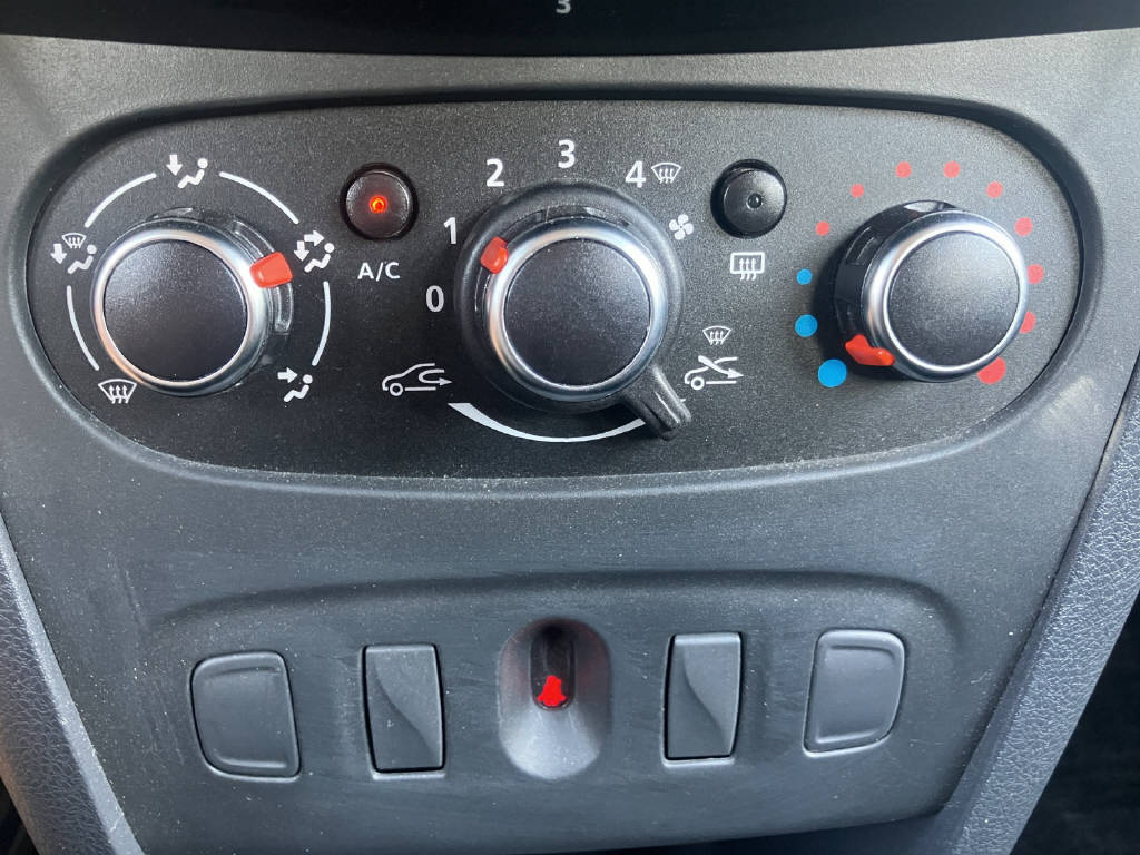 DACIA Sandero 1.0 Comfort-image-16