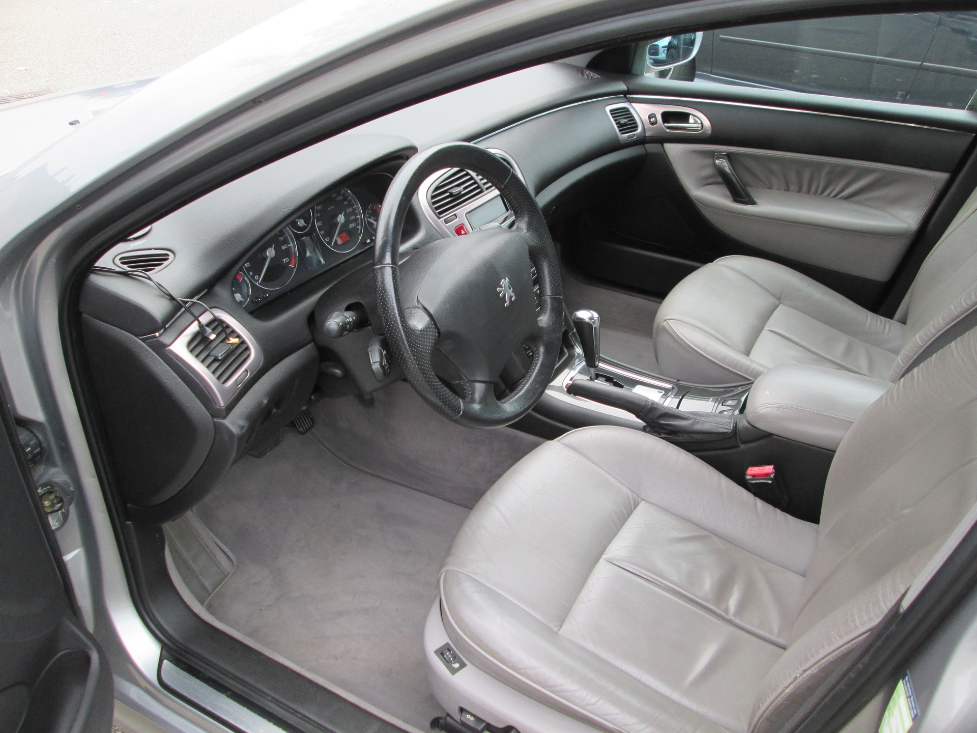 PEUGEOT 607 3.0 24V Luxe-image-7