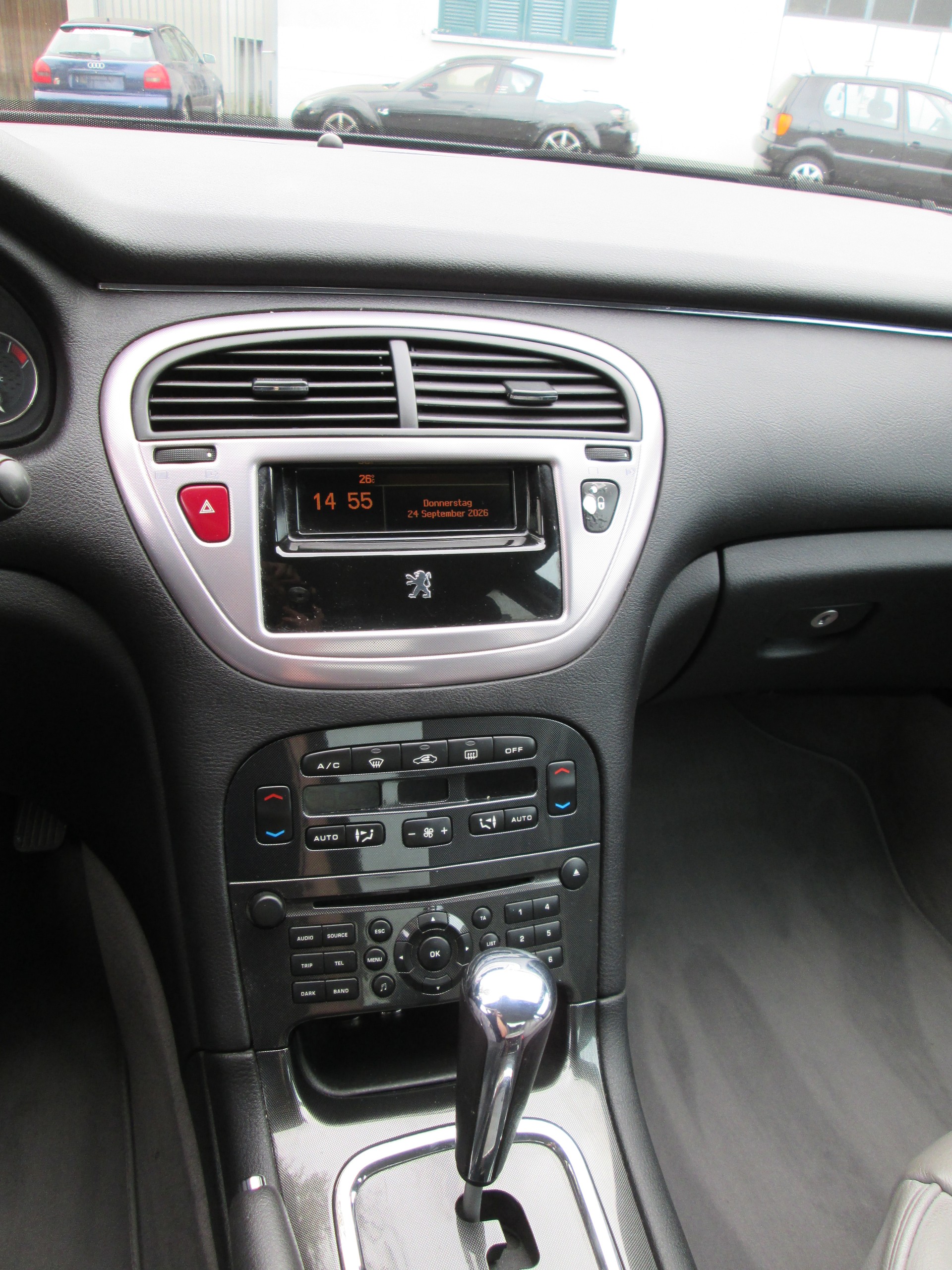 PEUGEOT 607 3.0 24V Luxe-image-13