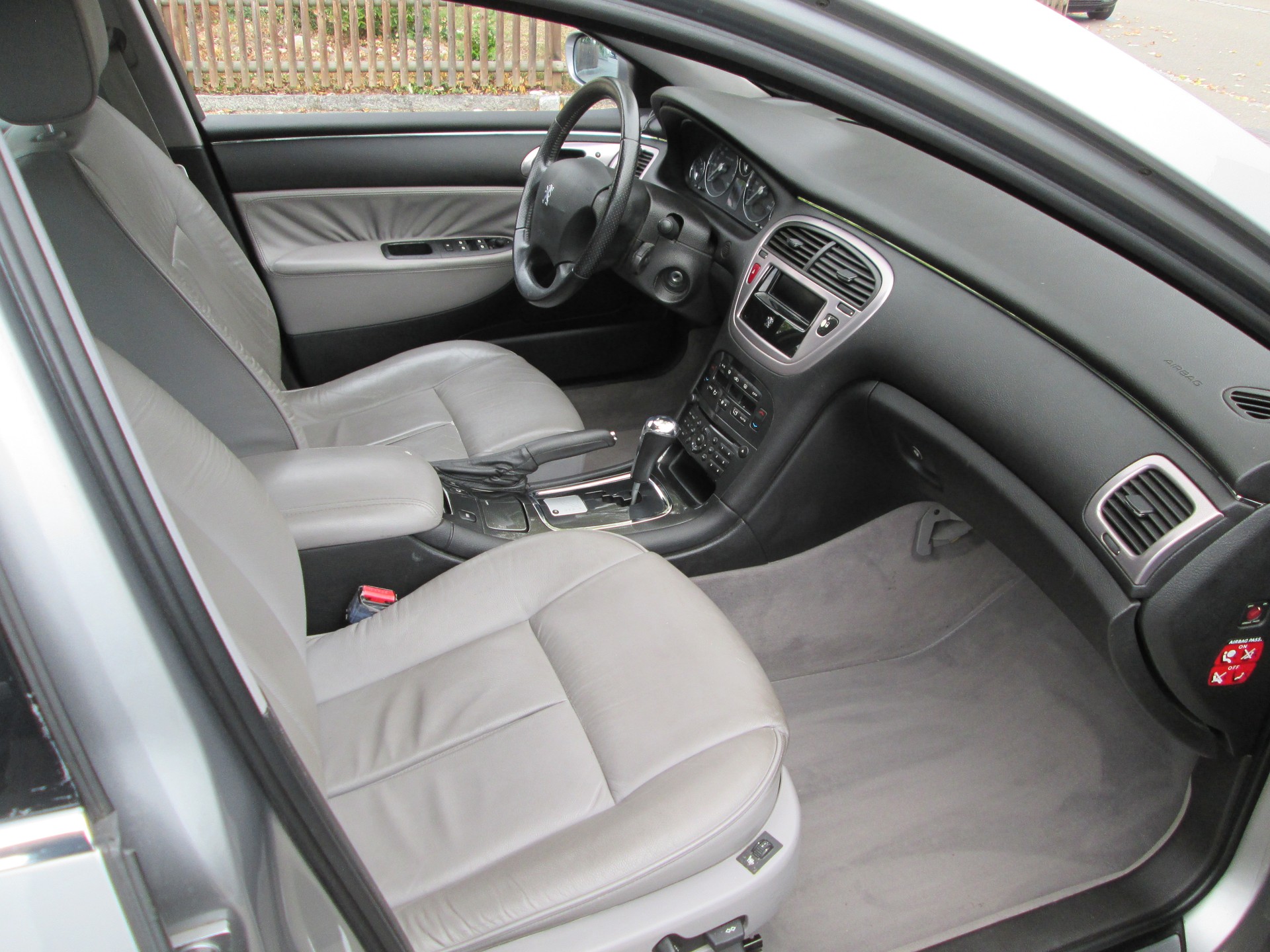 PEUGEOT 607 3.0 24V Luxe-image-11