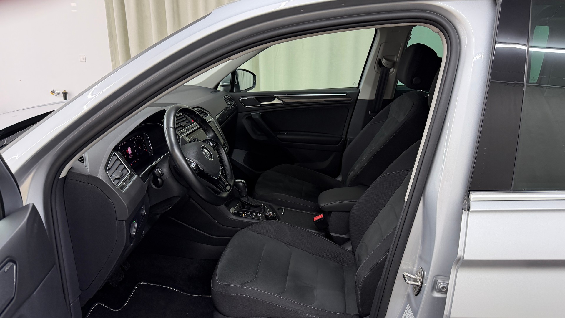 VW Tiguan 2.0TSI Highline 4Motion DSG-image-6