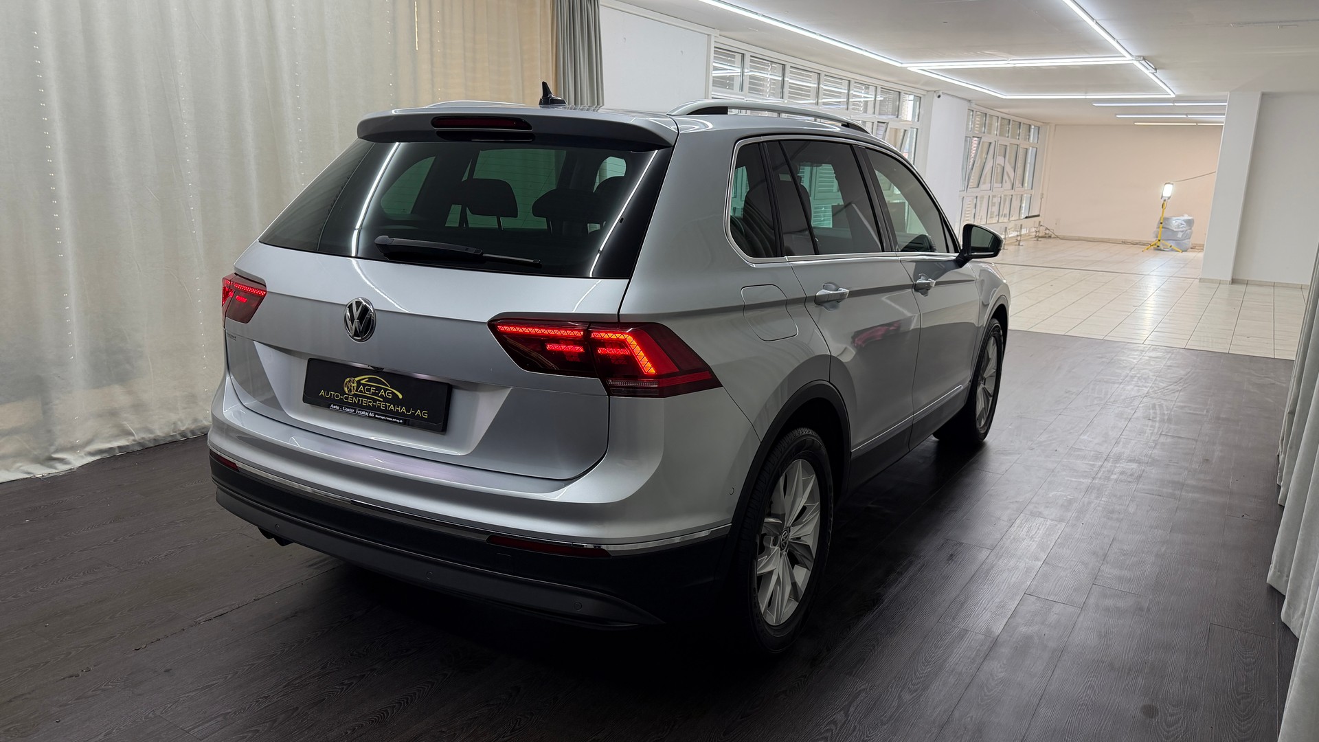 VW Tiguan 2.0TSI Highline 4Motion DSG-image-3