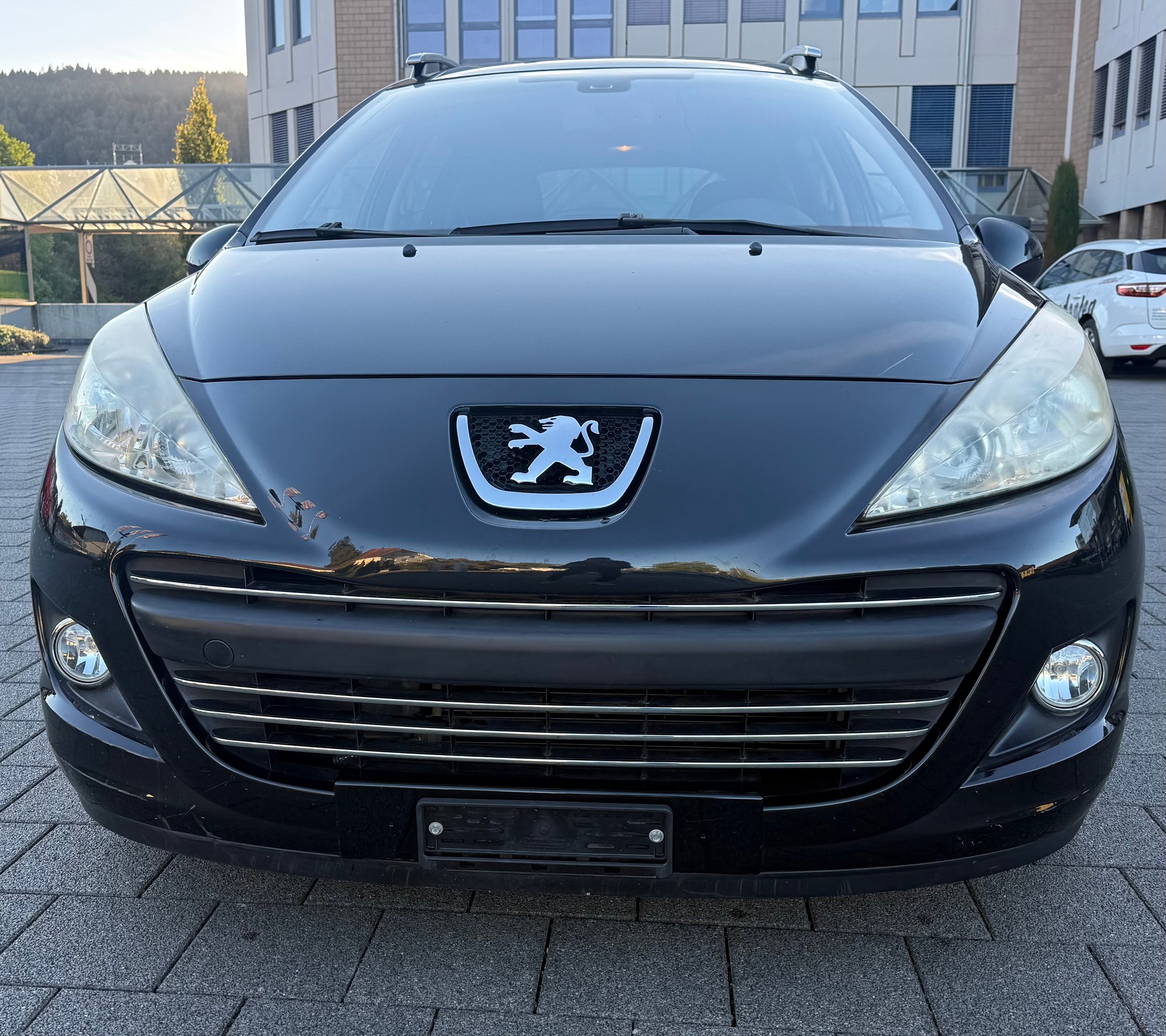 PEUGEOT 207 SW 1.6 16V Sport Automatic-image-1
