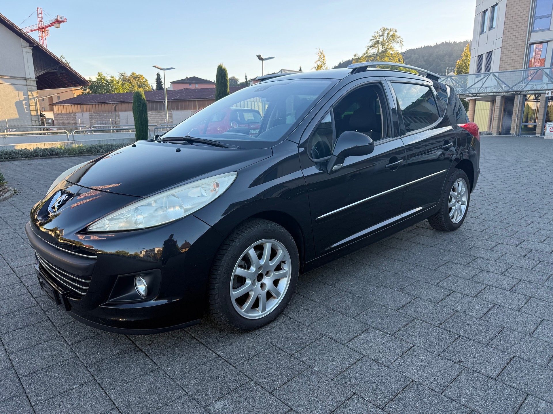 PEUGEOT 207 SW 1.6 16V Sport Automatic-image-2