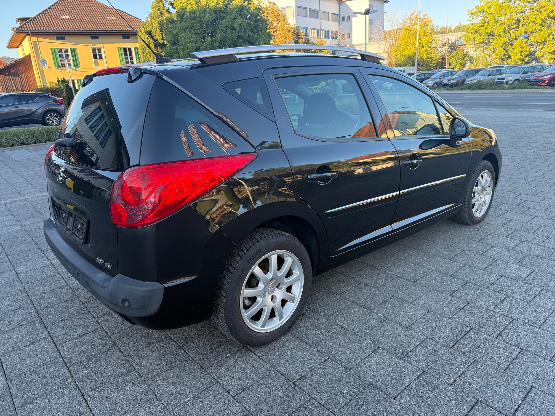 PEUGEOT 207 SW 1.6 16V Sport Automatic-image-5
